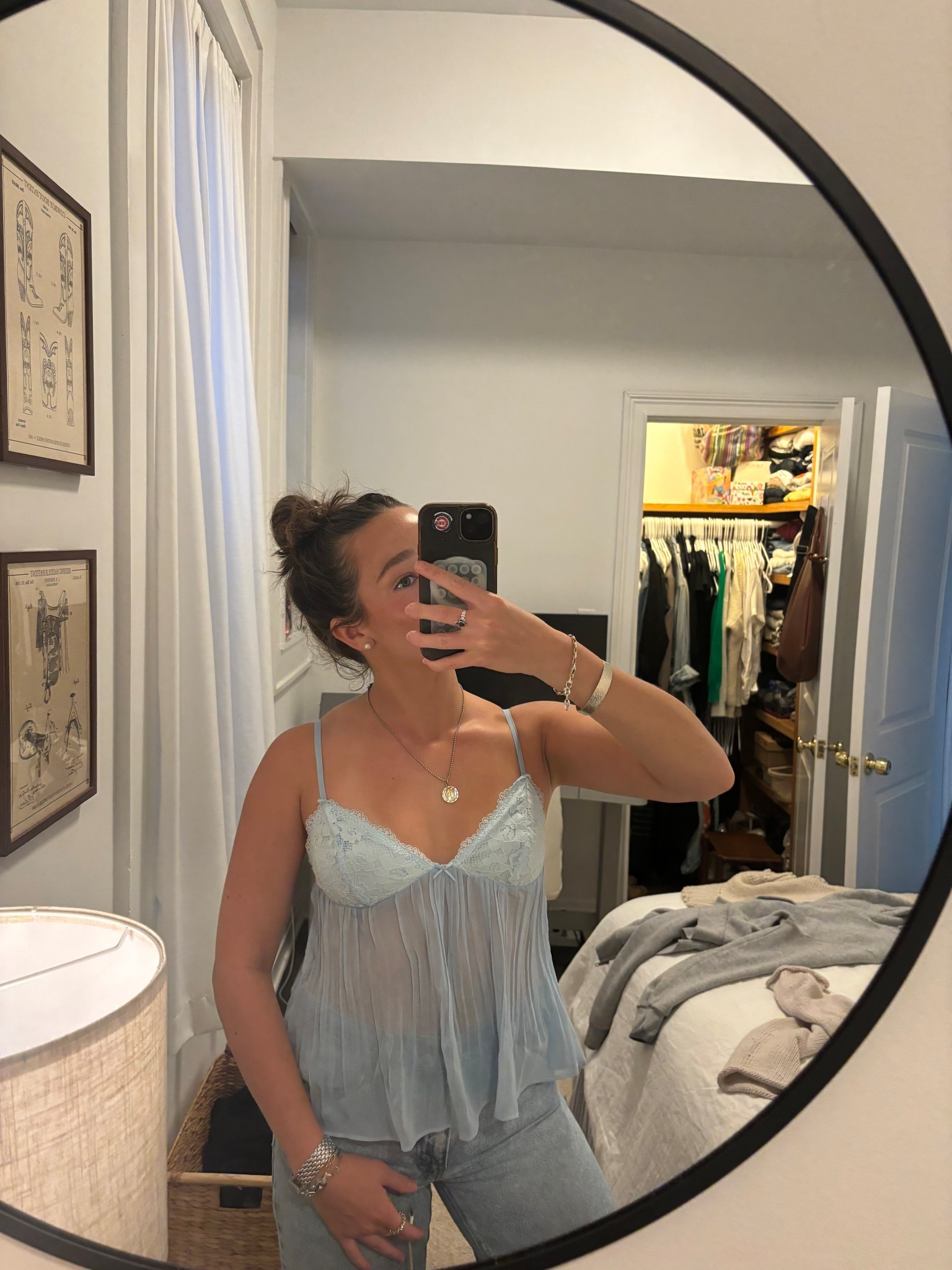 Happy hour in Chicago outfit! It’s been really warm and sunny this week so we’re taking advantage of that:) 

#princesspolly #levi #baggydad #transitiontofall

#LTKStyleTip #LTKSeasonal #LTKBeauty
