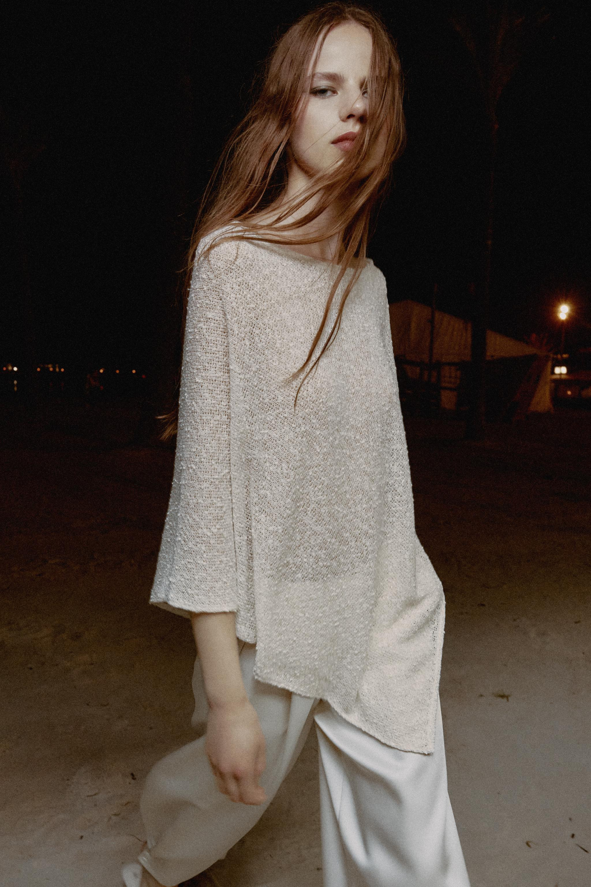 ASYMMETRIC METALLIC THREAD CAPE | Zara UK