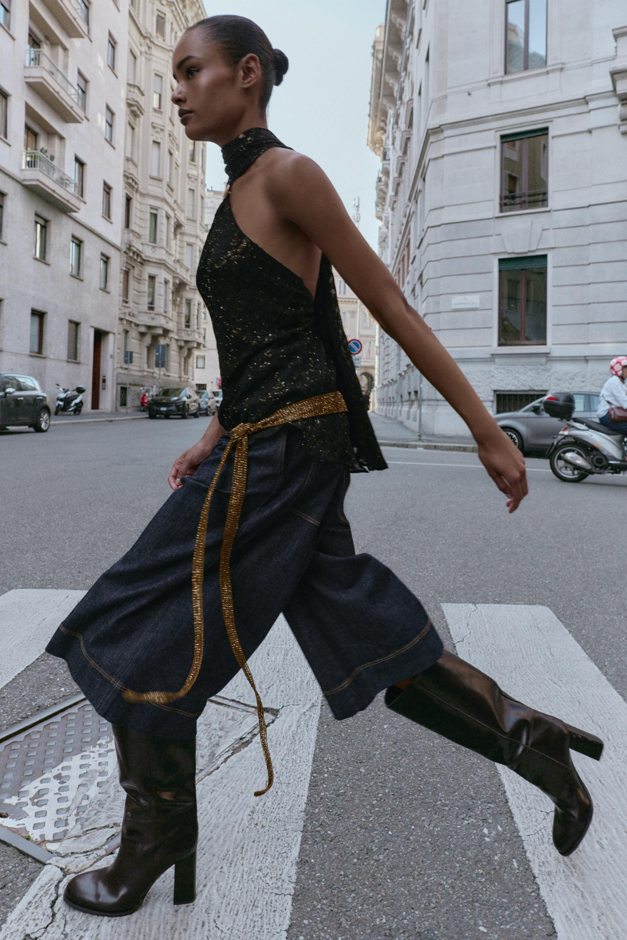 HALTER TOP WITH METALLIC THREAD TRIM | Zara UK