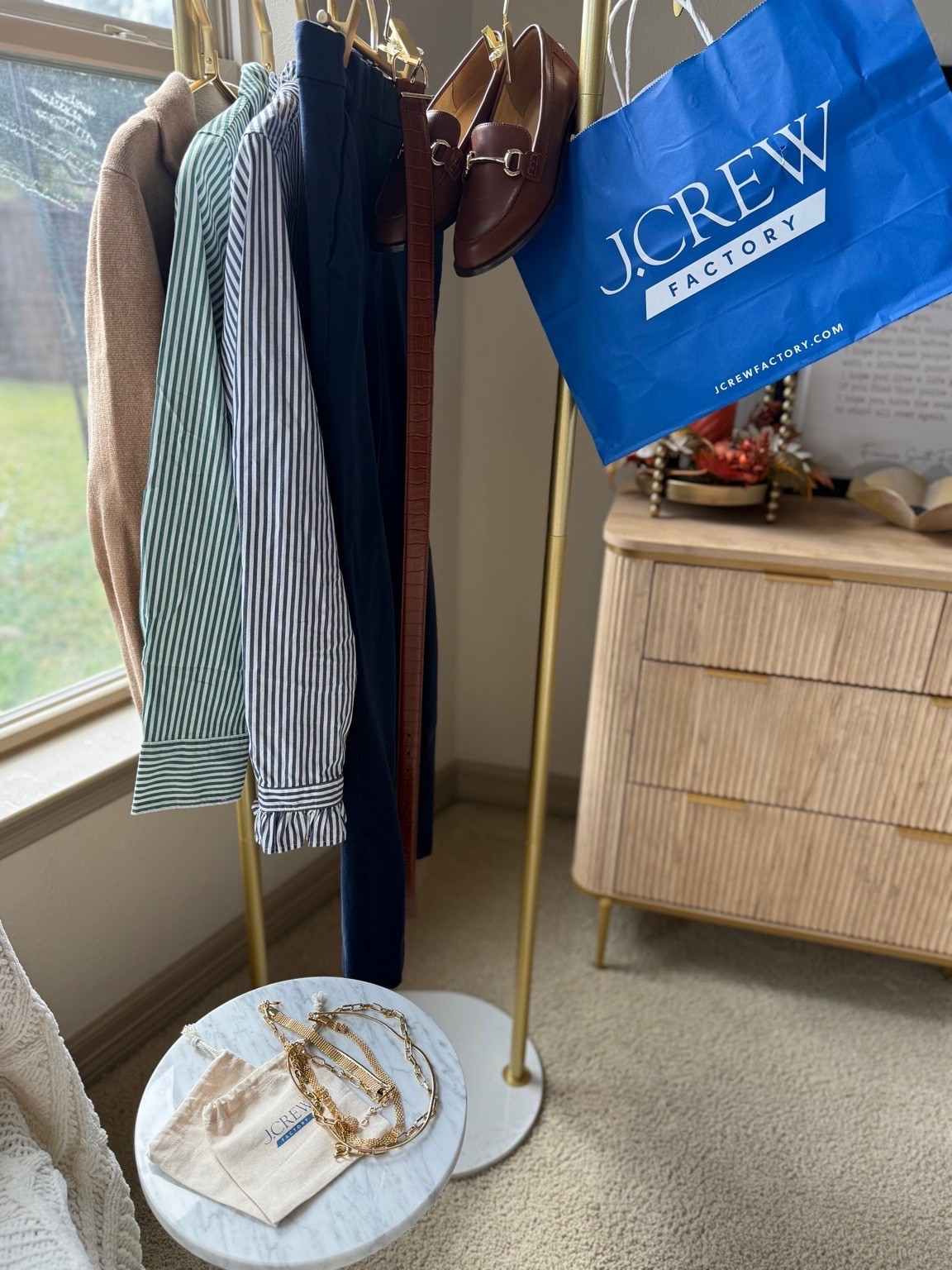 These are the pieces I reach for when I need to look polished without feeling overdone.

Clean lines. Comfortable tailoring. Timeless layers that work whether you’re heading into meetings or moving through a full day.

Everything here is still available and easy to mix into a real wardrobe — not just for photos.

#LTKGiftGuide #LTKootd #LTKWorkwear