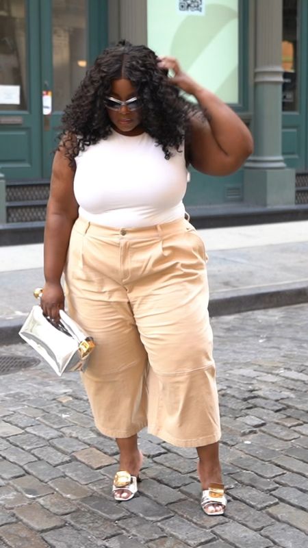 A little NYC moment - this outfit saved me during the craziest heatwave. 

Cargos wearing a 20 and TTS. 

#plussizefashion #toryburch #nyfw #jacquemus 

#LTKshoecrush #LTKplussize #LTKitbag
