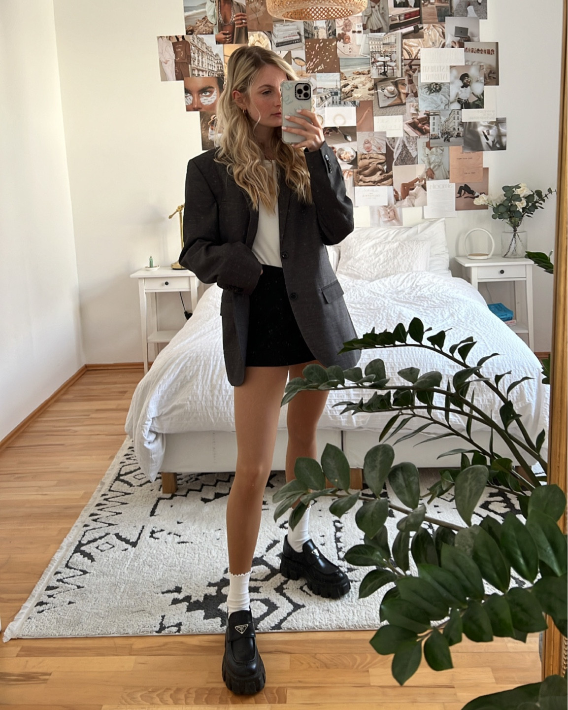 you can never go wrong with a cute skort / blazer combination. Especially pairing it with some cute loafers. 

#LTKeurope #LTKshoecrush #LTKSeasonal
