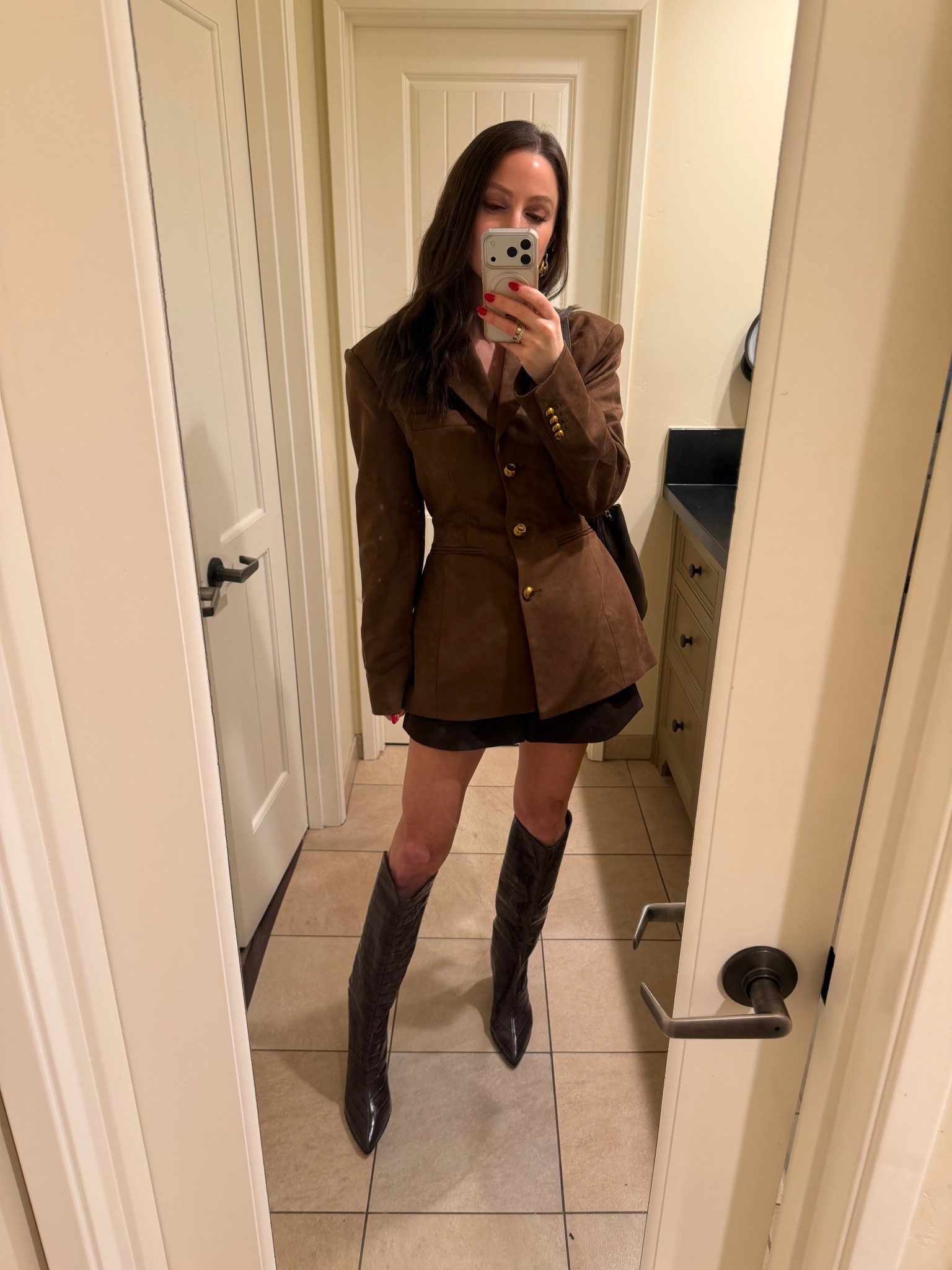 Obsessed with this blazer and shorts and boots!
Blazer: true to size
Shorts: true to size
Boots: size up half a size 

#LTKootd