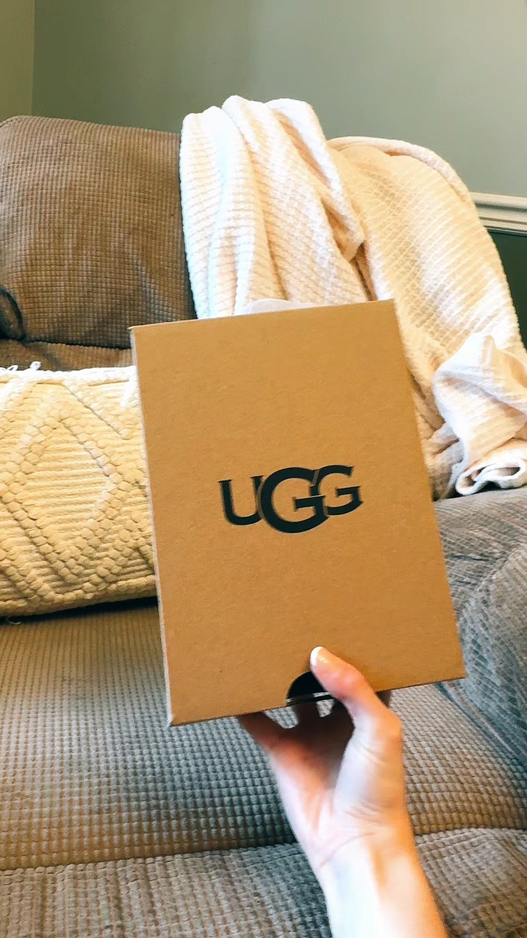 Toddler fall find!! 🍂🍂🍂 have you ever seen the cutest toddler uggs? These easy slip on shoes are perfect for an on the go toddler and are neutral to match any outfit! Don’t miss out on letting your toddler run in style this fall 

#LTKShoeCrush #LTKKids #LTKSeasonal