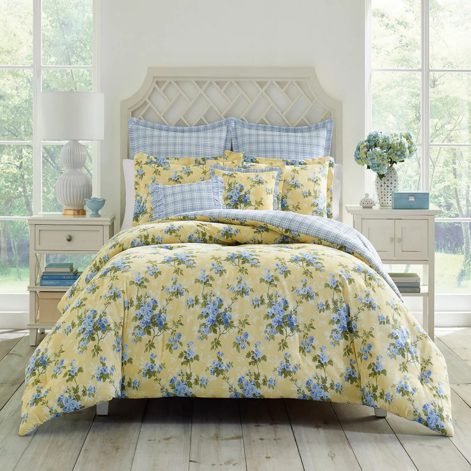 Laura Ashley Lifestyles Cassidy Comforter Set, Yellow | Kohl's