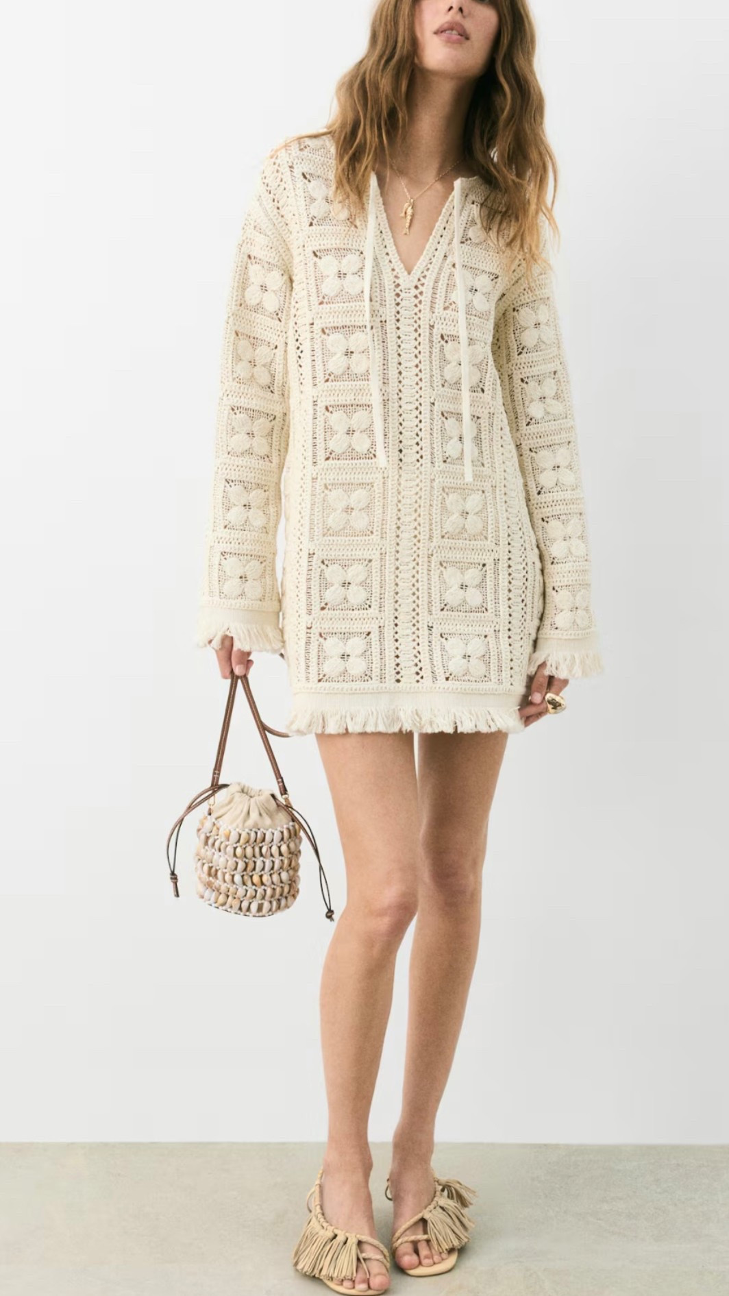 Beige Crochet summer beach dress and seashell bucket bag 😻

#whitedress #beachdress #crochetdress #beigedress #beachdress #beachcoverup #bucketbag #seashellbag

#LTKsummer #LTKtravel #LTKstyletip