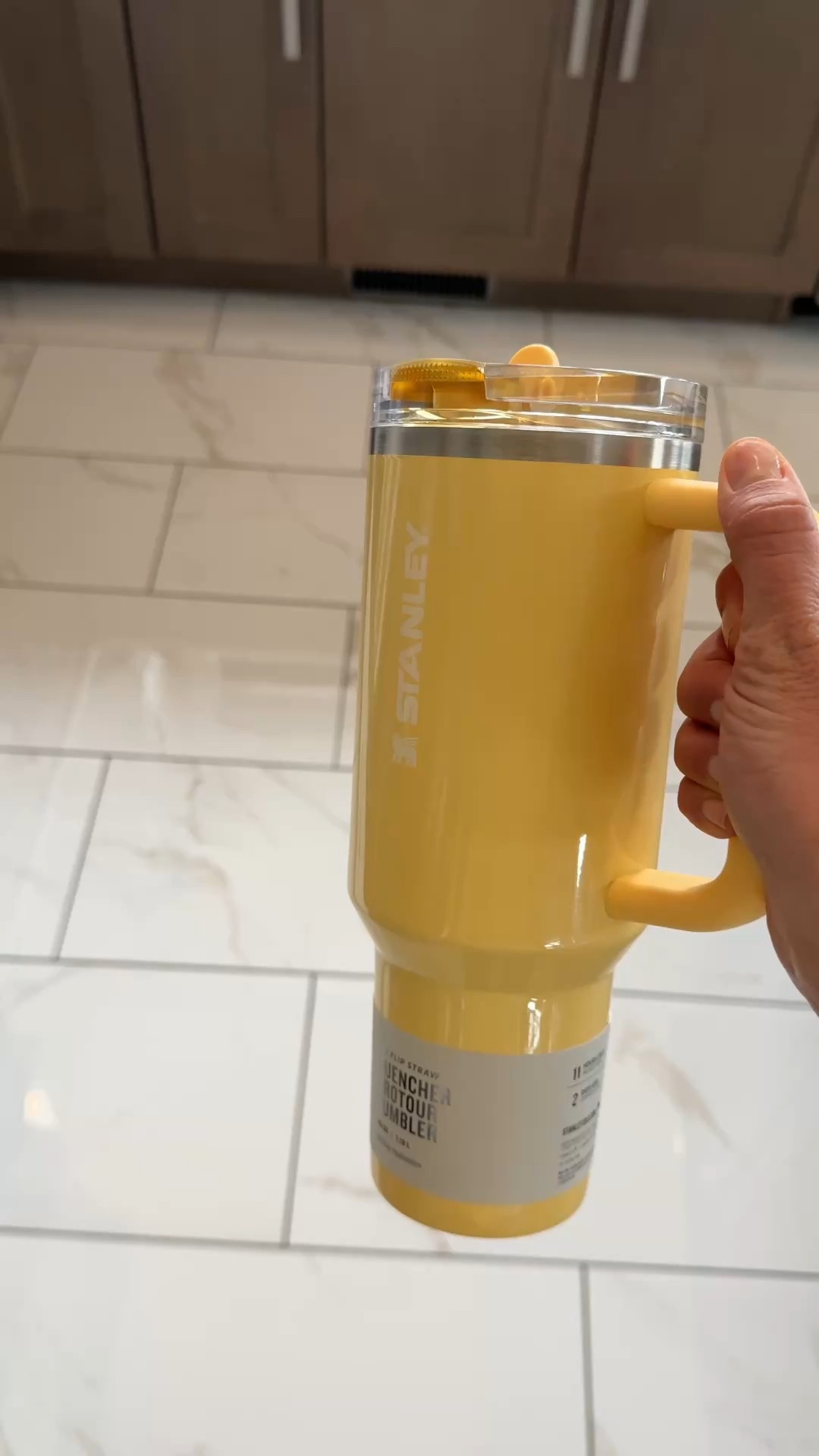 Butter yellow Stanley! Love the flip lid 