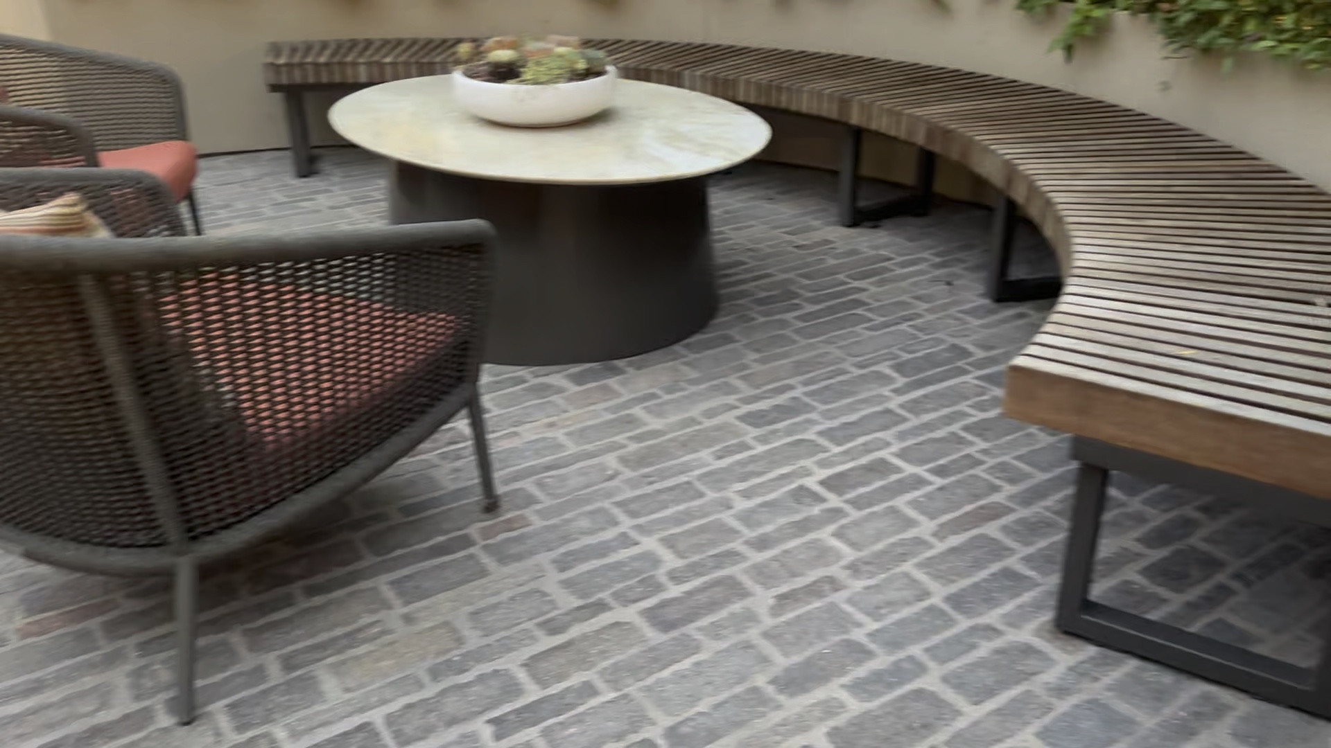 #outdoor #wayday #coffeetable

#LTKSeasonal #LTKSaleAlert #LTKVideo