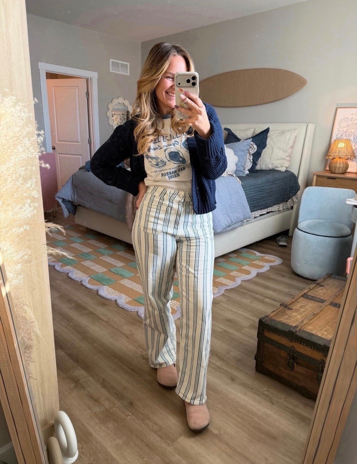 Easy outfit formula you’ll wear on repeat: a cozy cardigan, relaxed tee, and these flattering striped trousers 🤍 comfy, polished, and so effortless. Shop the look on my LTK!



#LTKdayinmylife #LTKmomlife #LTKValentine