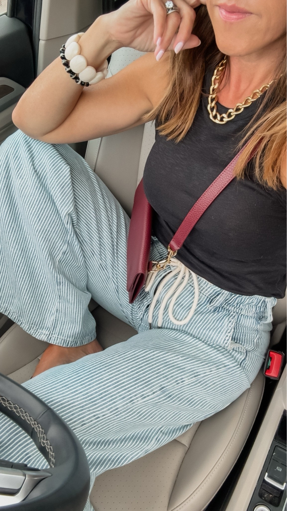Sunday. These jeans are just as comfortable as sweatpants. 
Love the wide leg fit. XS here.

#LTKmomlife #LTKSeasonal