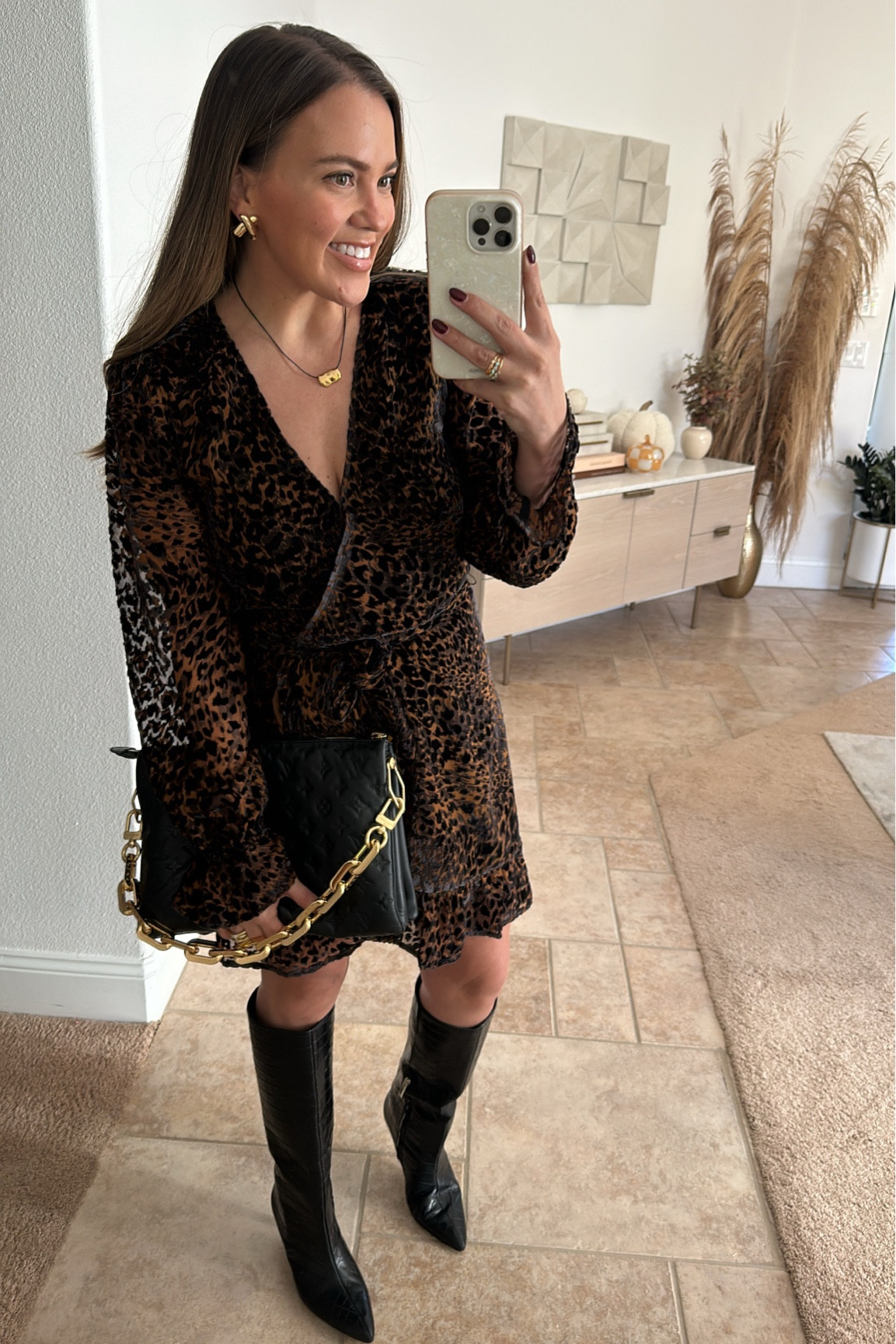 the perfect fall dress! i’m wearing a medium! has a side zip and clips at the cleavage area for more coverage! 

#LTKSeasonal