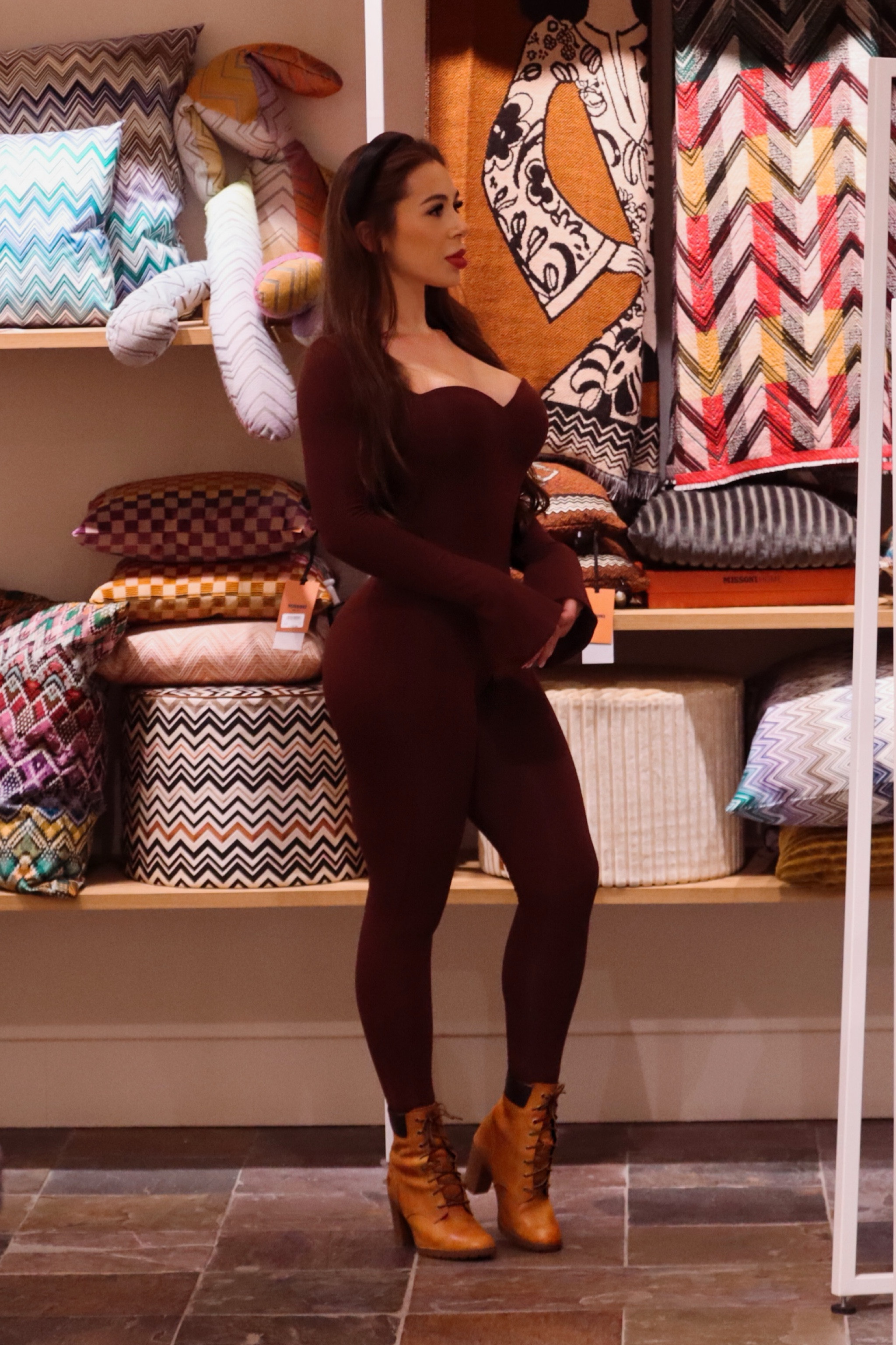 Oh Polly • Timberland 

Sweetheart Neckline Brown Long Sleeve Jumpsuit by Oh Polly with Timberland Allington Height Lace-Up Boots in Yellow 

Casual outfit, jumpsuit, long sleeve jumpsuit 

#ohpolly #jumpsuit #timberland 

#LTKuk #LTKspring #LTKshoes