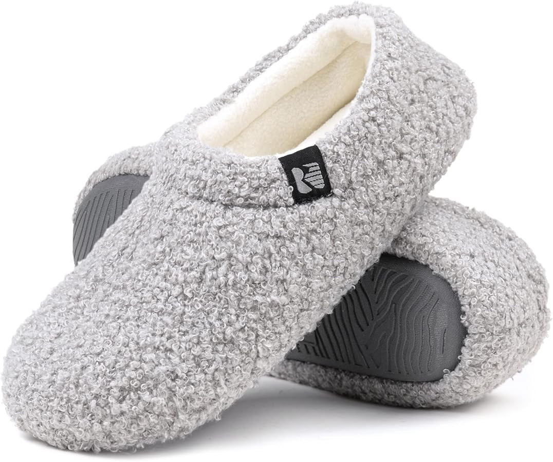 RockDove Women's Teddy Fleece Closed Back Indoor Slipper | Amazon (US)