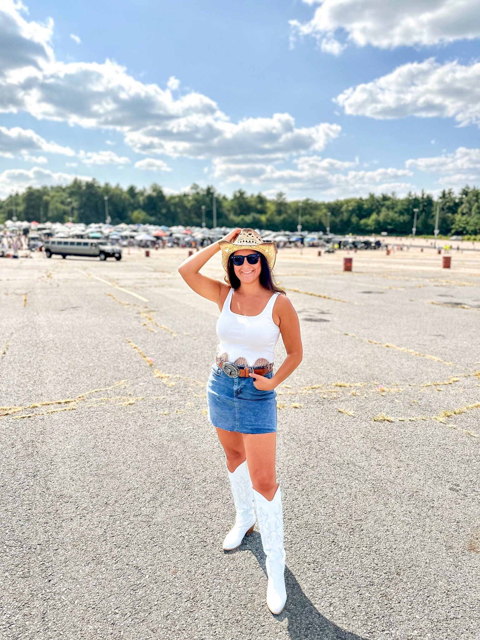Country concert outfit with stadium approved bag 

#countryconcert #countrymusic #morganwallen #morganwallenconcert #country #cowgirl #summer #summerclothes #summerconcert #summerlook #summerstyle #stadiumconcert #amazonfind #amazonfashion #gilettestadium #clearbag #stadiumapproved #concertlook #concertstyle #concertfashion 