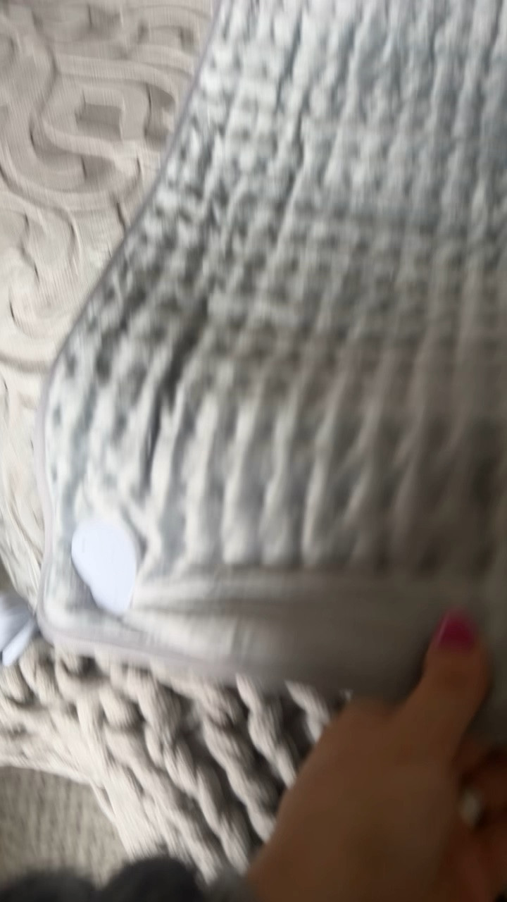 New heating pad 

#LTKover40 #LTKfindsunder50 #LTKstyletip