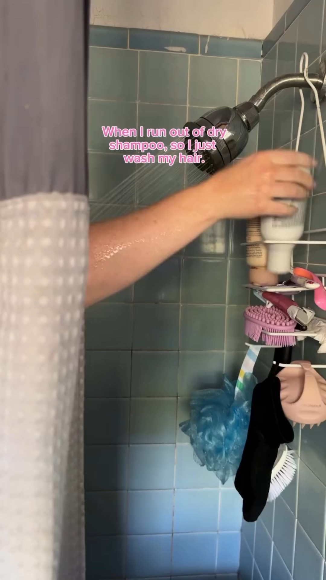 I think I might be in a co-dependent relationship with dry shampoo. How often do you wash your hair?

#haircare #blondehair #dryshampoo #haircareproducts #haircareroutine