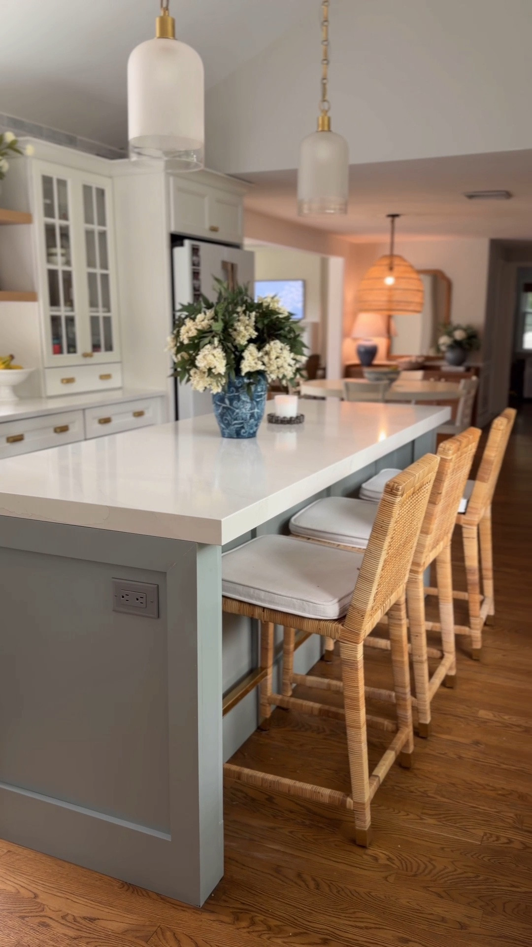 Shop our family room, dining room and kitchen

#LTKHome