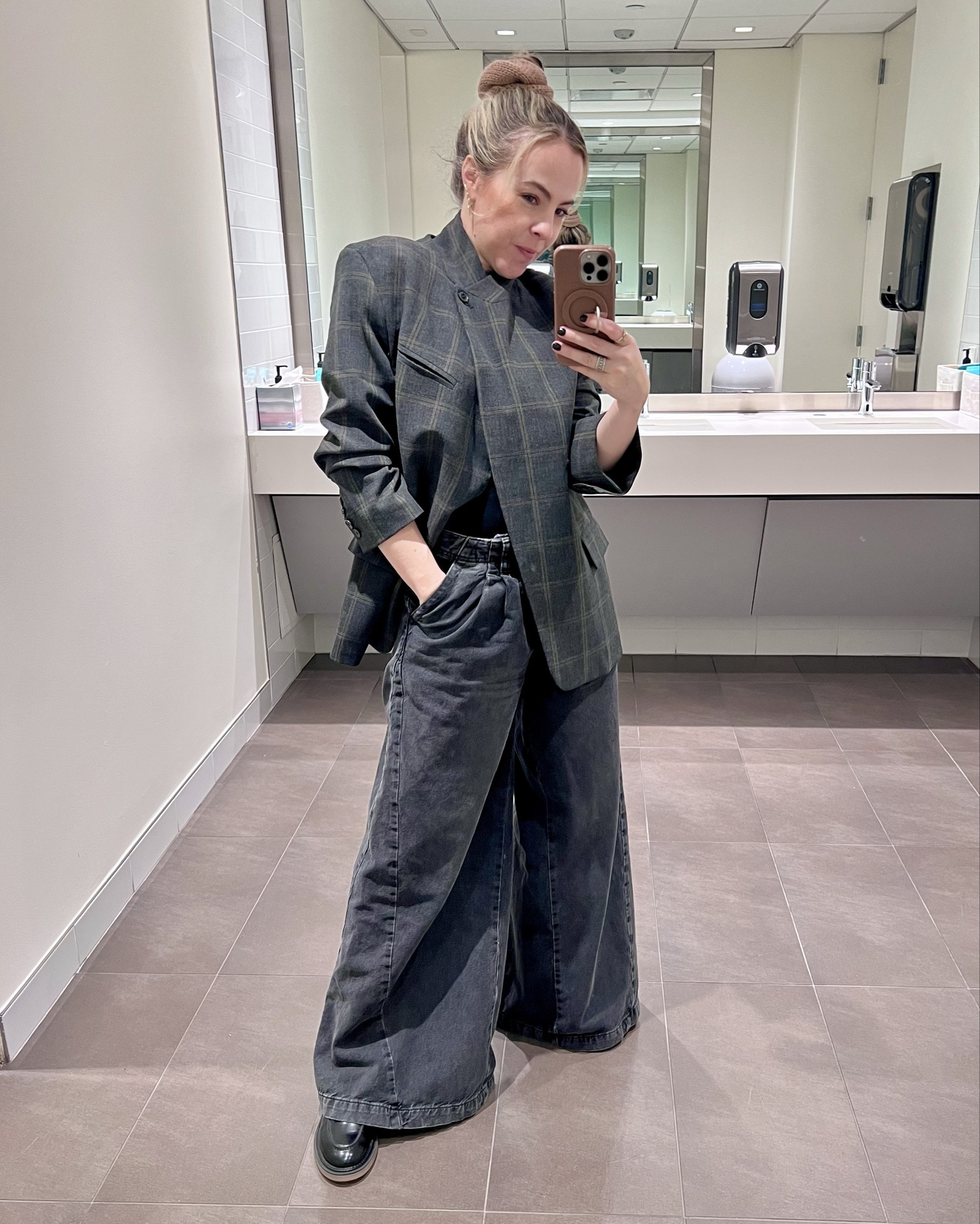 Zara blazers are so consistently on point it’s not even funny

Sold out, reference 8504/981

#LTKOver40 #LTKWorkwear