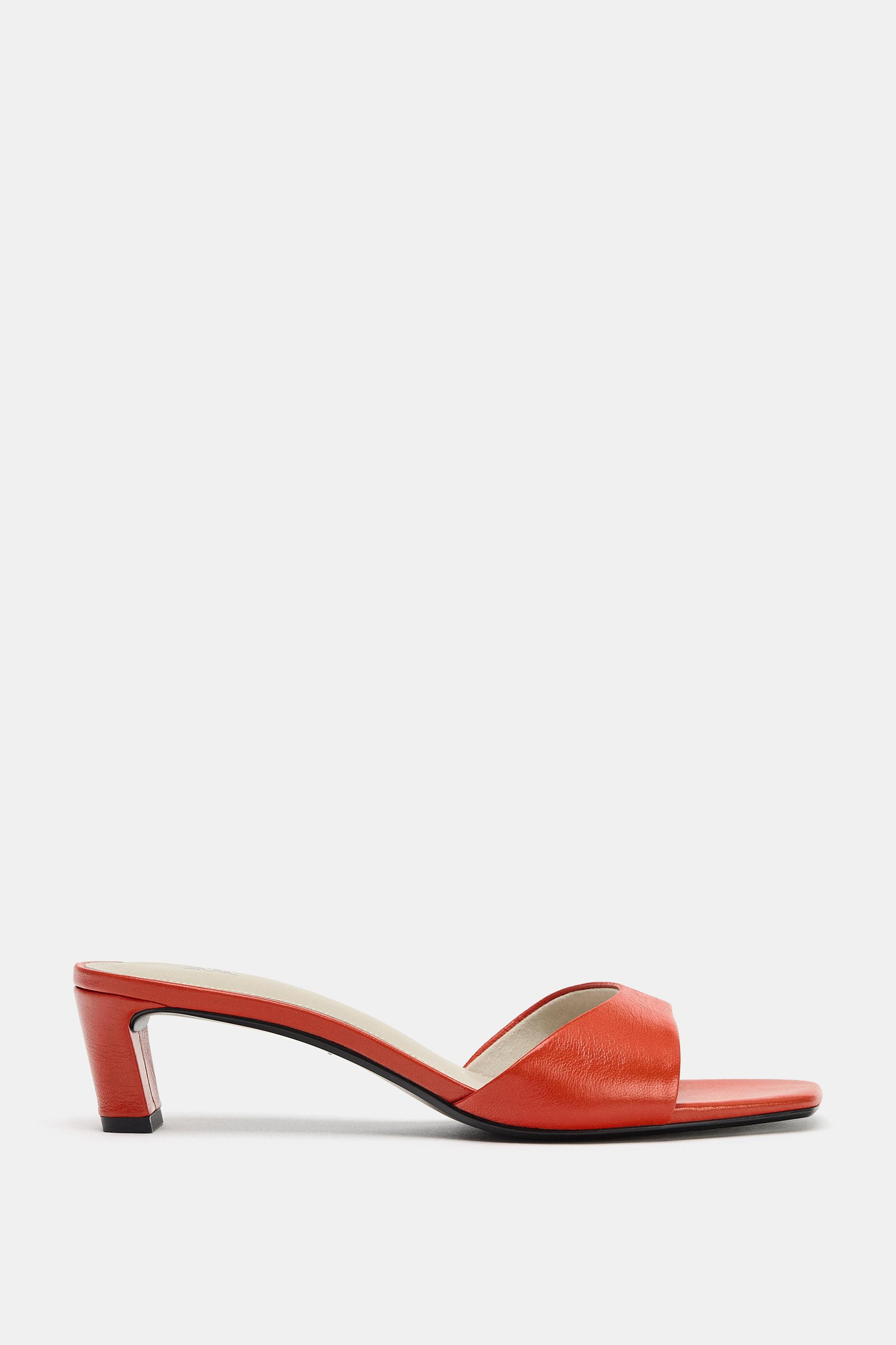 Leather heeled sandals. Mule style. Kitten heel. Squared toe.Heel height: 1.8 inches (4.5 cm) | Zara US