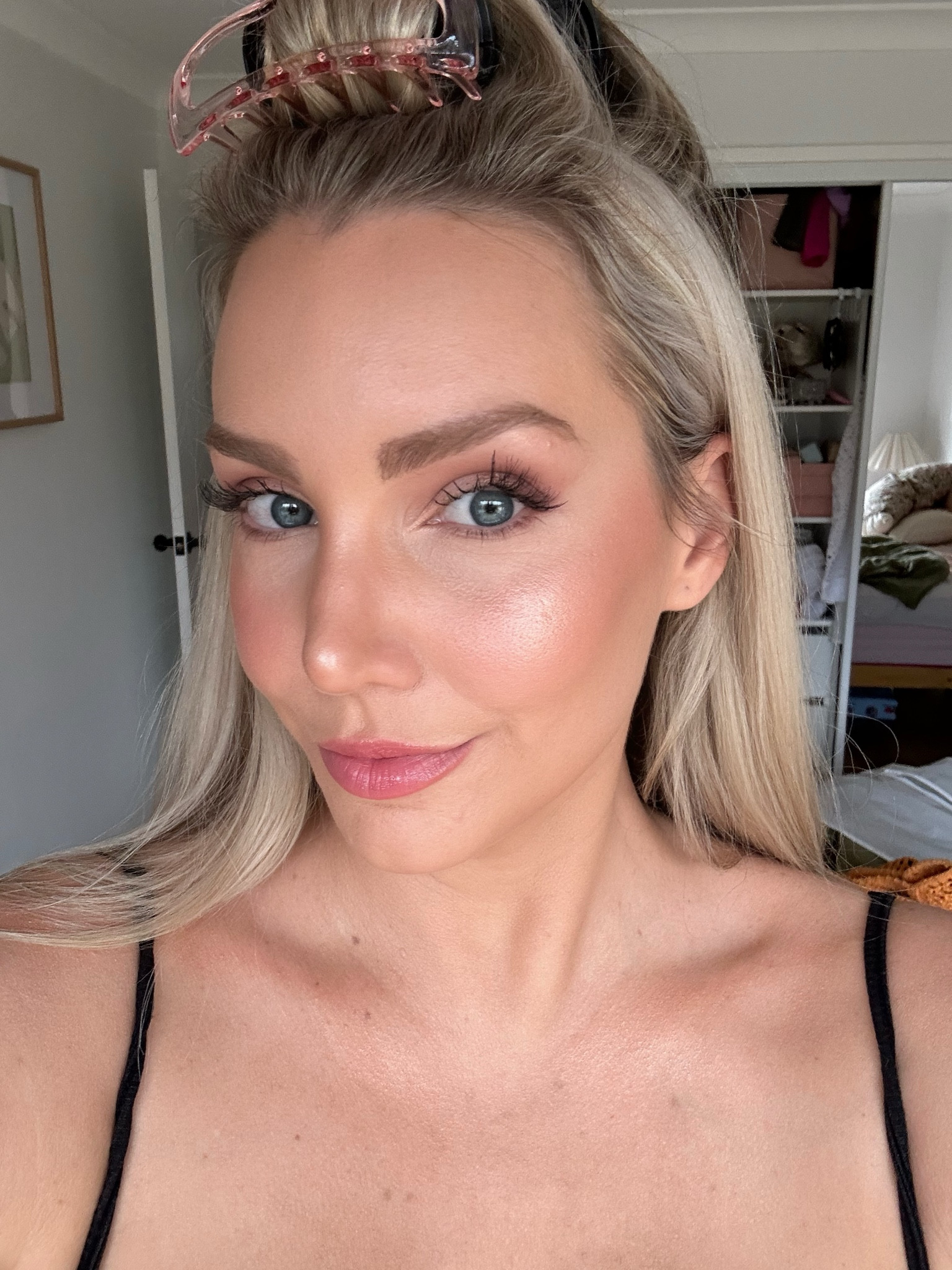 Photoshoot makeup that doesn't look thick but LASTS. This foundation makes my skin look airbrushed. 🤓

#LTKSeasonal #LTKaustralia #LTKstyletip