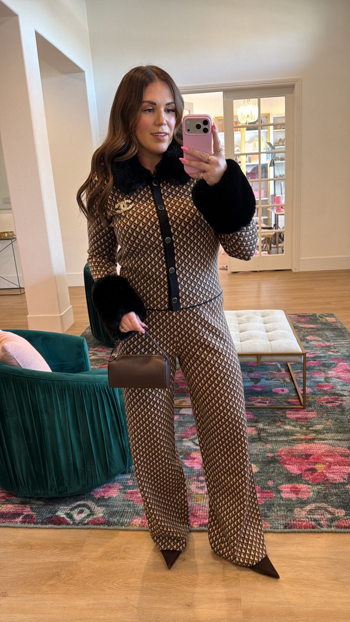 curvy midsize brown and black geo knit sweater set! in the xl in top and bottom, but i did exchange the bottoms for the large. love the faux fur trim!! 

#LTKMidsize #LTKSeasonal