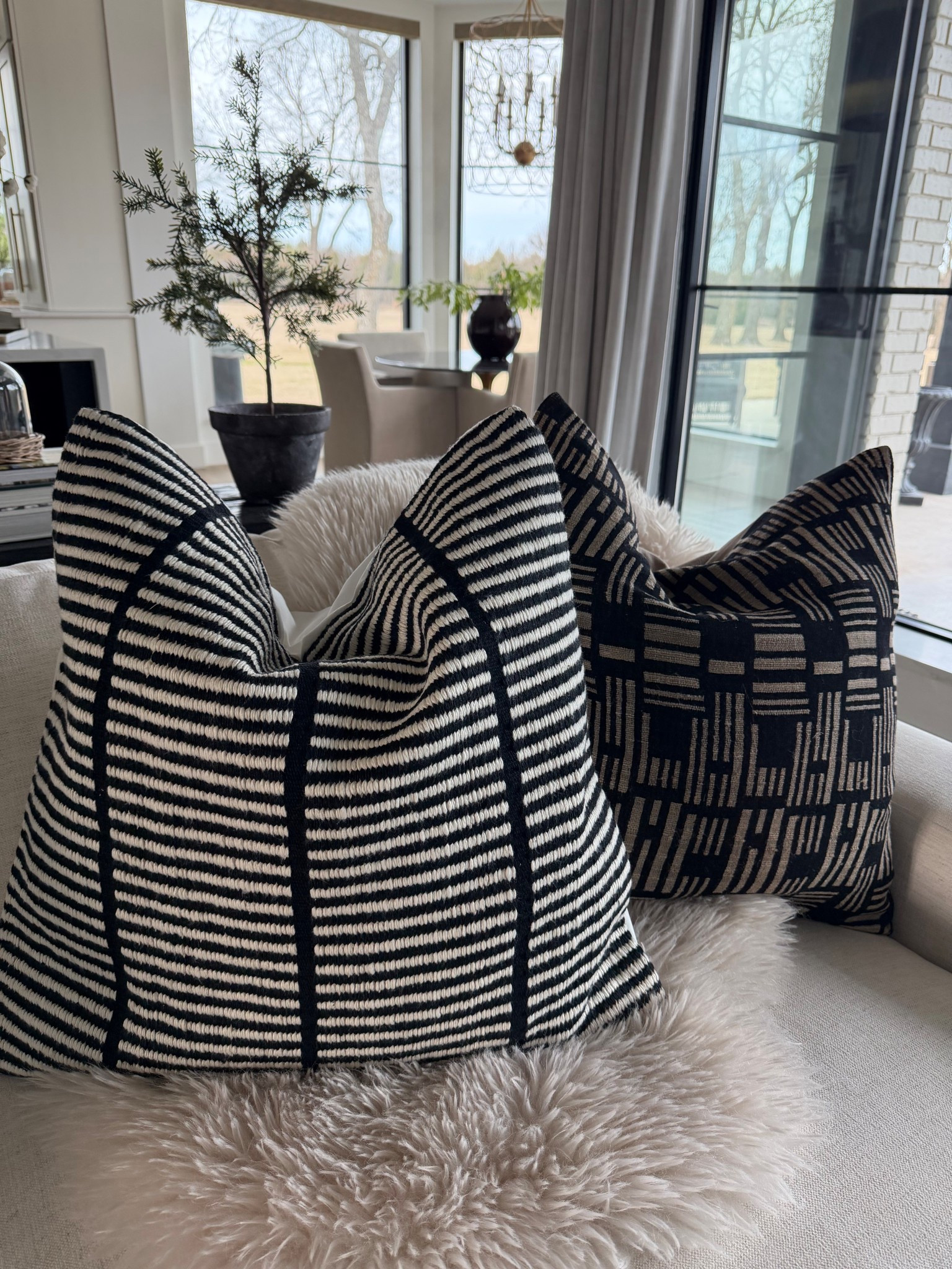 Pretty pillows 

#LTKHome