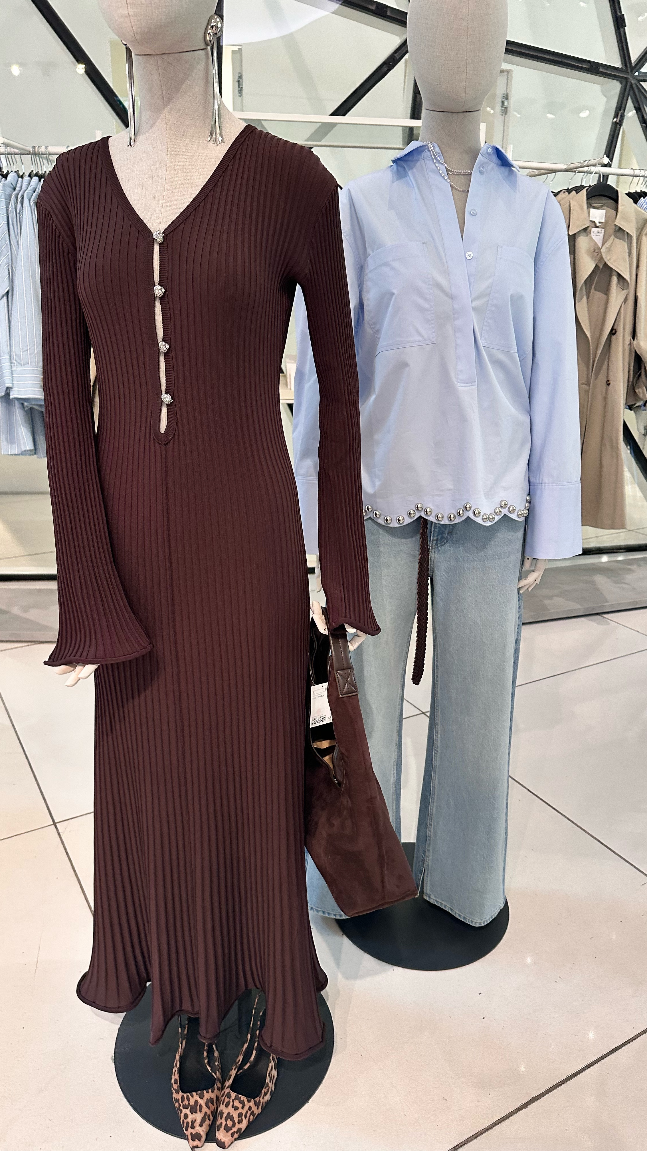 Oh my god, H&M did it again! This chocolate brown dress is a must-have—sophisticated, modest, and trendy all in one! The silver buttons give it that extra chic touch, making it feel more elevated than your usual knit dress. And let’s talk about the second look—a simple shirt, but that silver hardware detail at the bottom makes all the difference! Everything is linked on my LTK page. #hm #browndress #shirt

#LTKspring #LTKFashionMonth #LTKeurope