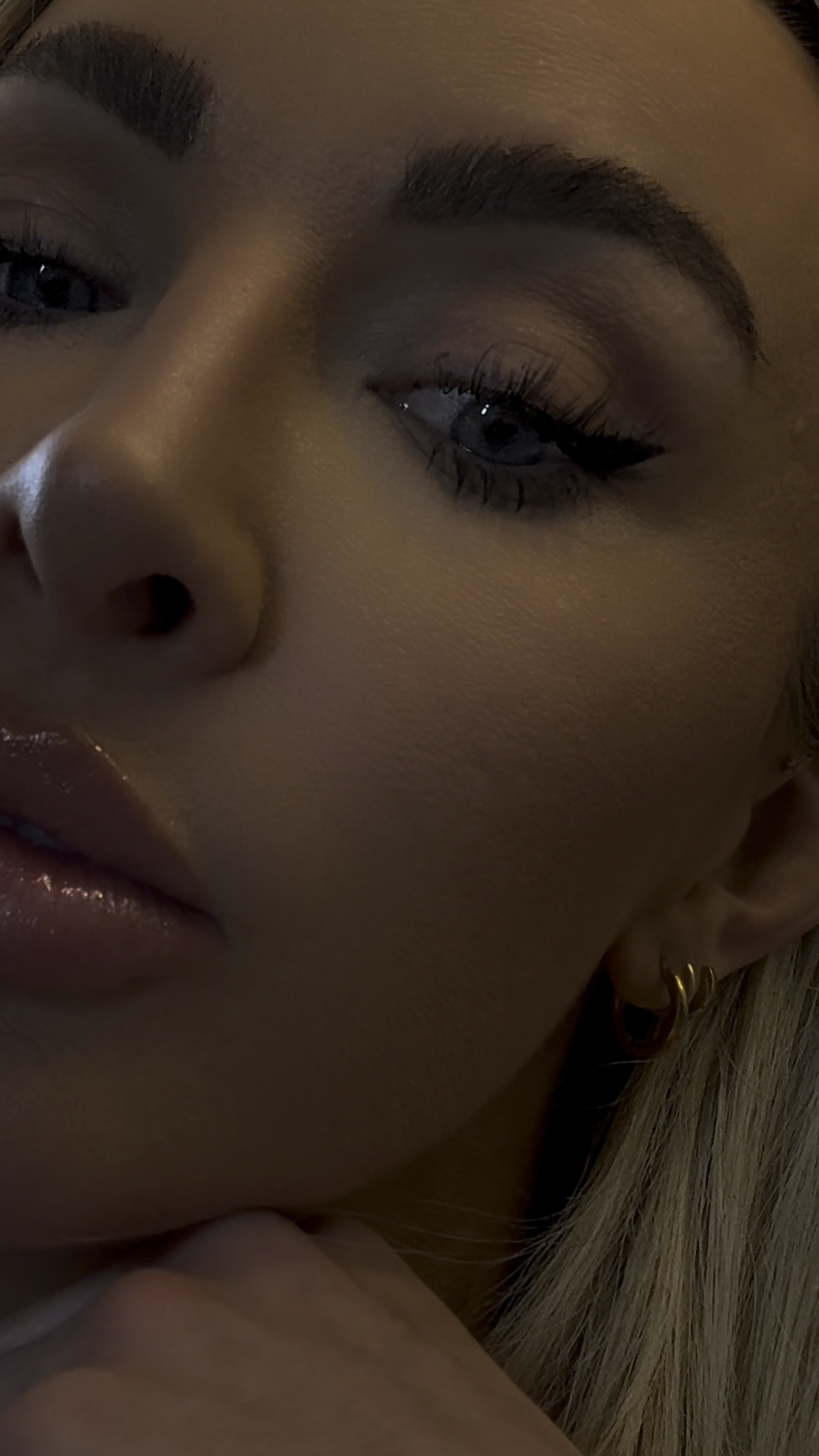 I know how well my day will go based on how well my eyeliner goes on every morning 🐦‍⬛

YSL All Hours Foundation Shade MN4
Fenty Beauty Pro Filt’r Shade 230
MAC Give me Sun! Bronzer 
Rare Beauty Exhilerate Highlight
MAC Pro Longwear MC20 Concealer
Glossier Boy Brow Arch in Warm Brown  
Buxom Powerline in Hi Def Honey
Charlotte Tilbury Happikiss in Pillow Talk 

#LTKBeauty #LTKStyleTip