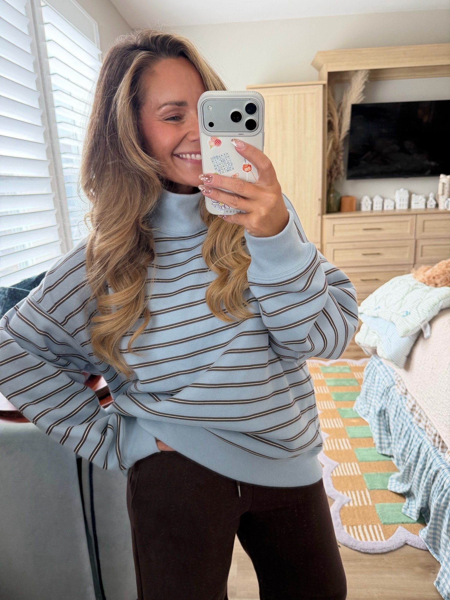 With code AFLTK you get an extra 20% off through tomorrow (10/11). That's the funnel neck for $56, the sweatpants for $48 and the leggings for $33.60, since they were already on sale.