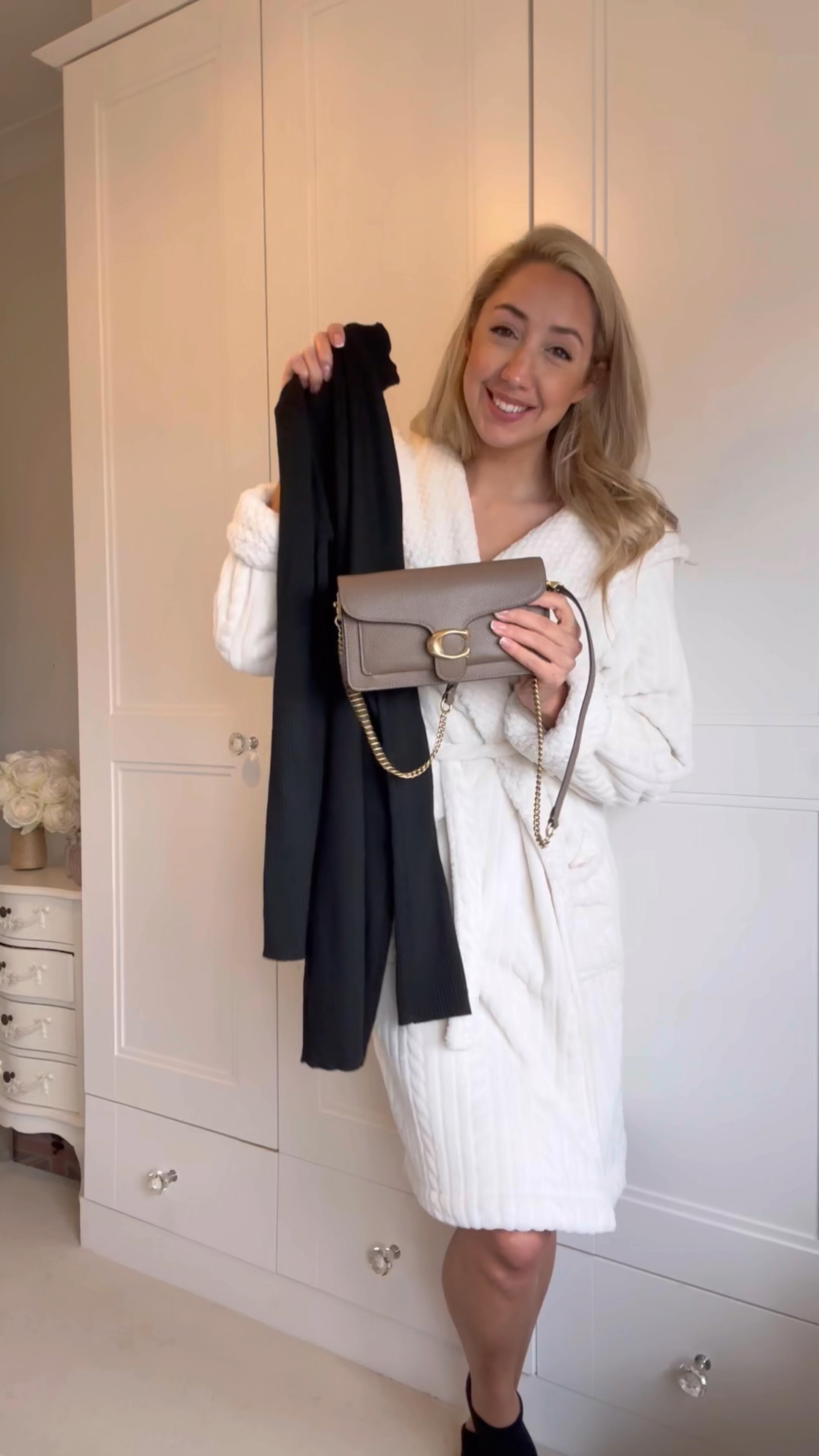 Dinner date outfit inspo🖤

Discount codes: 
MyBag- BELLAF for 20% Off & FNDD
TheHut - BELLAF for 20% Off & FNDD

#allblack #blackoutfit #lbd #hm #coach 

#LTKparties #LTKSeasonal LTKFestiveSaleUK