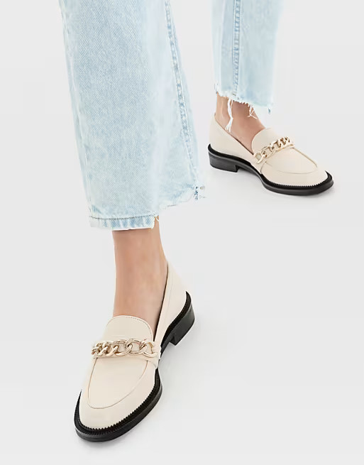 Stradivarius loafer flat shoe with chunky chain in white | ASOS | ASOS (Global)