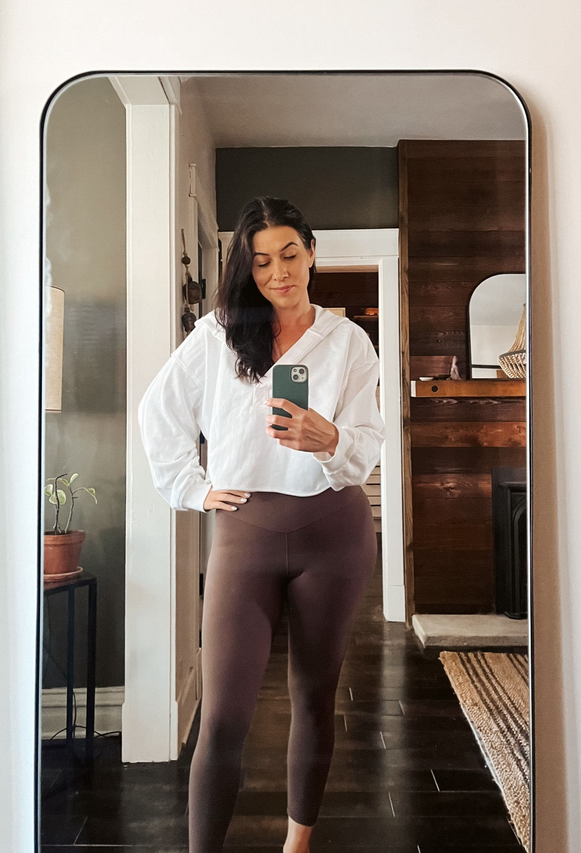 Not ready for summer to be over but also pretty excited to be wearing leggings and a sweatshirt. 

These aerie leggings are 40% off right now and I love them with this cropped sweatshirt I literally ordered in 3 colors.

Aerie activewear
Brown leggings
Brown yoga pantss

#LTKActive #LTKStyleTip #LTKFindsUnder50