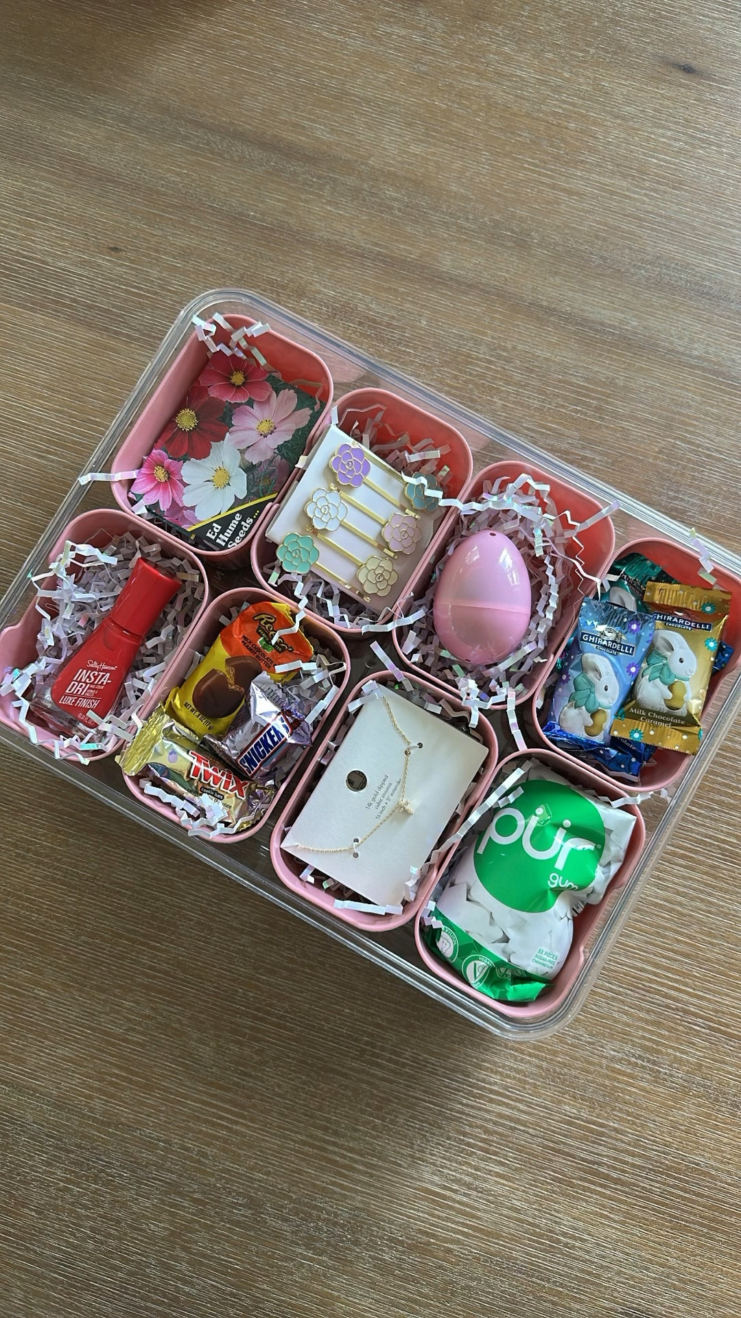 Easter goodies!!!! 💖🐣💛🌸
I decided to be a little creative this year and use the snackleboxes instead of Easter baskets!! 
The girls have been Begging to have one! So here we are! 😂
Filled it with all kinds of fun stuff! 
💖💖💖💖 
And the beautiful flowers are part of the surprise! 🌸
#easter #eastergift #kids #fun #creative #snacklebox #snacks #socute

#LTKSeasonal #LTKFamily #LTKKids