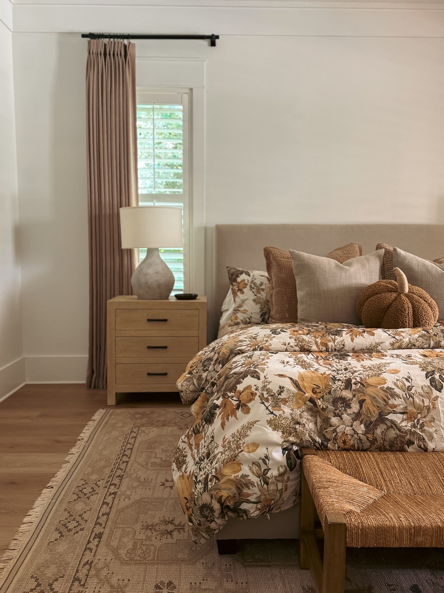 Autumn has officially moved into the bedroom 🍂🤎✨ Cozy layers, warm tones, and all the snuggly fall vibes. I’m fall-ing pretty hard for this little seasonal refresh. 🍁🛏️

Bedding, bed, rug, neutrals, bedroom, home decor, pottery barn, nightstand, curtains

#LTKSeasonal #LTKHome #LTKU