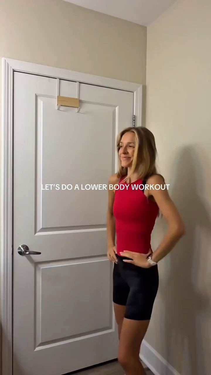 let’s do a lower body gym sesh before work! hot take: I <3 lower body days 🤫 what are your favorite lifts??👇🏻

still loving my @beam raspberry lemon creatine! if you’re looking for a good creatine, beam has so many options (I also love the orange gummies) & I have a code linked in my bio to save you $!