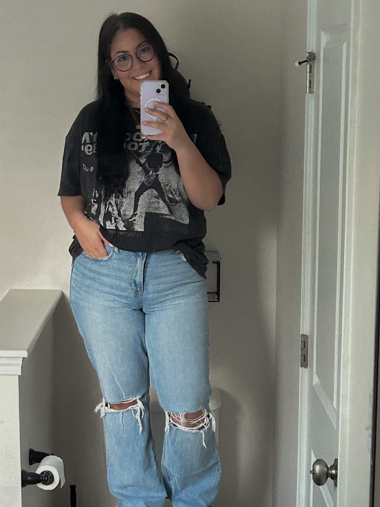 Everybody loves a good tshirt + jeans combo! Here’s one of my comfiest tshirts with my favorite jeans 😘 | basic, outfit, comfy, easy, denim, tops, bottoms, summer, spring, casual

#LTKcurves #LTKstyletip #LTKunder50