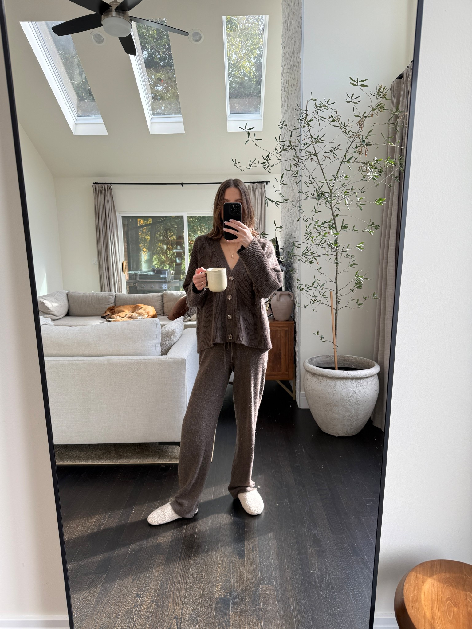 Chocolate brown cashmere lounge set 

#LTKFindsUnder100 #LTKGiftGuide #LTKStyleTip