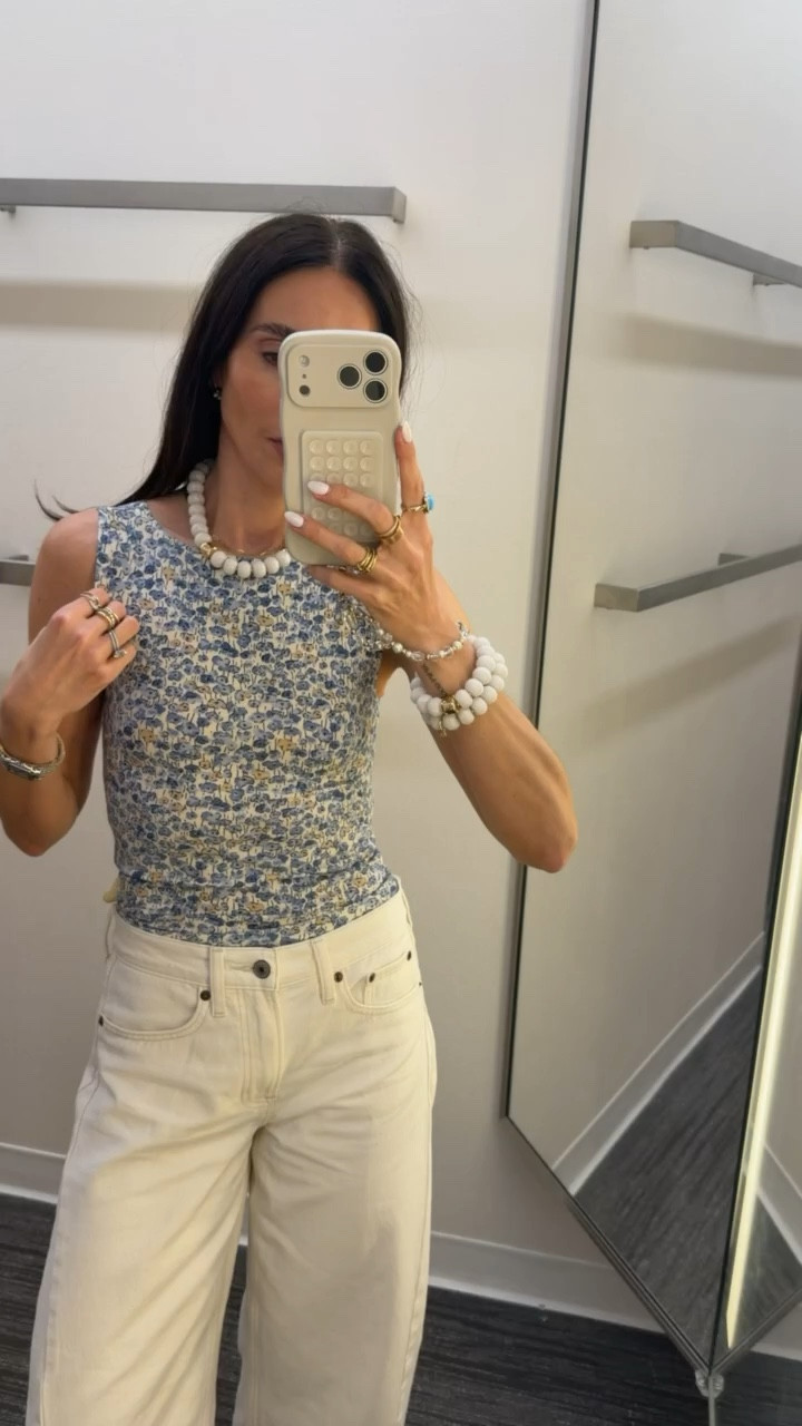 Floral top, I'm wearing size S.

floral top, spring outfit, casual chic, neutral outfit, everyday style, simple outfit, weekend outfit, annabrstyle


#LTKOver40 #LTKootd