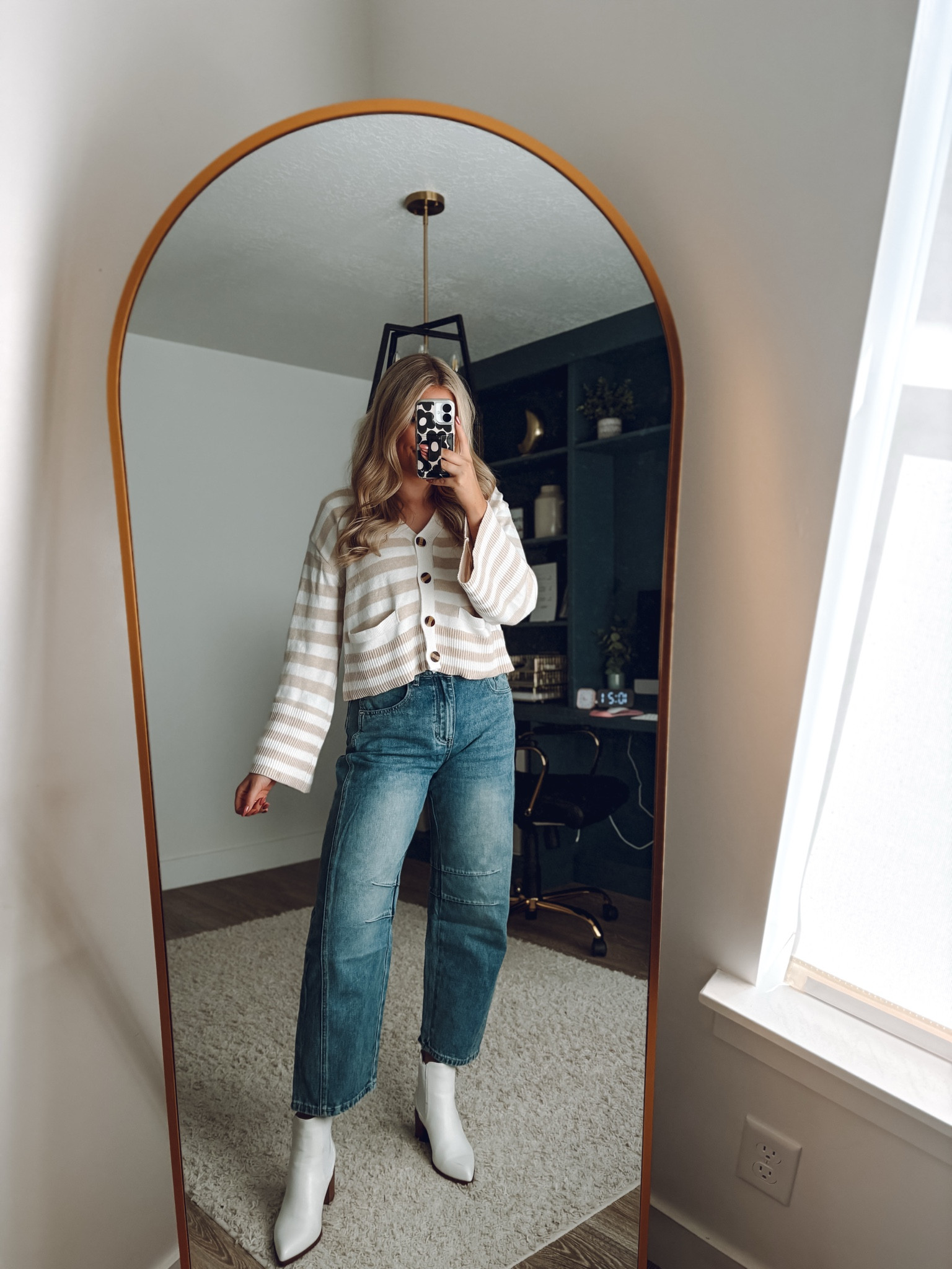 Saturday baby shower outfit!

Jeans: wearing small
Sweater: wearing M
Boots: size up half 