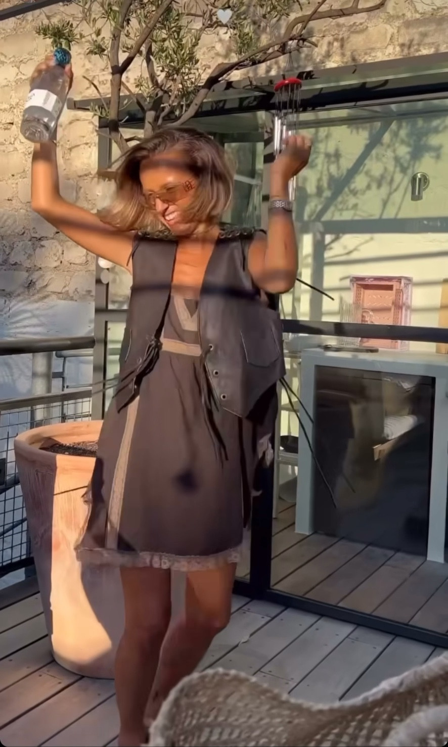 Tunique Élise Free People, tunique noire et dentelle marron clair, robe mini d’été, veste manches courtes, veste style cow-boy

#LTKstyletip #LTKSeasonal