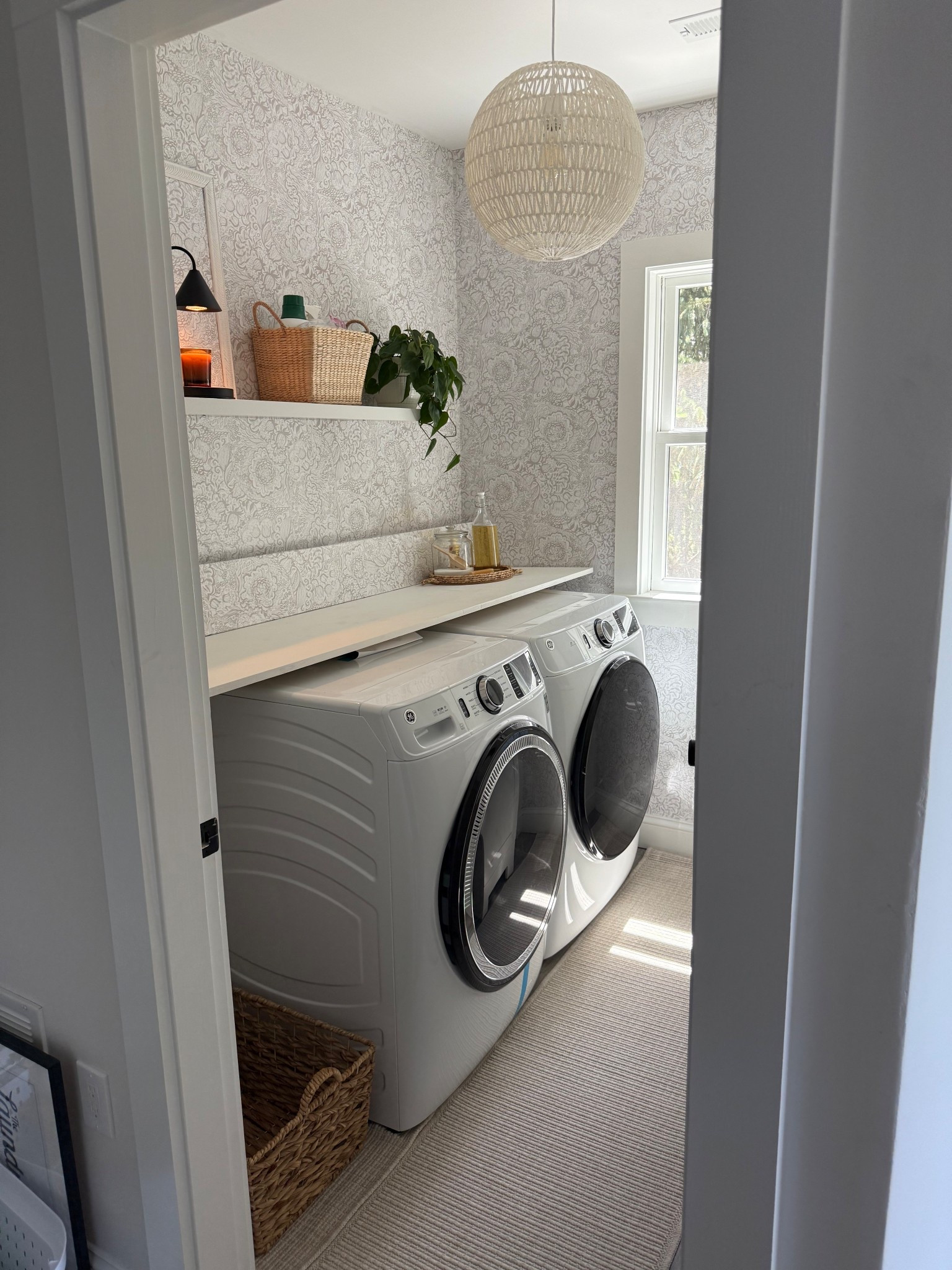 Affordable, easy and dramatic laundry room update! 