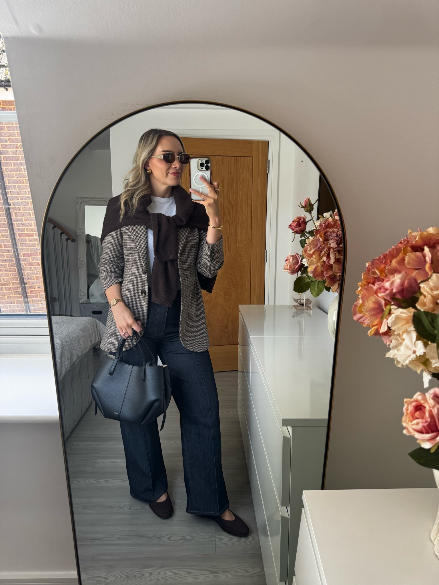 Smart casual office outfit idea 🫶🏼

#LTKjeans #LTKworkwear #LTKspring