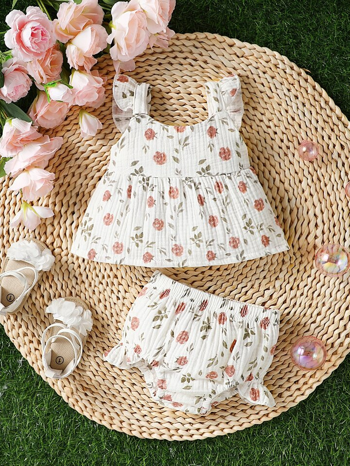 SHEIN Vintaside Kids Baby Girl Floral Print Ruffle Trim Peplum Top & Shorts | SHEIN