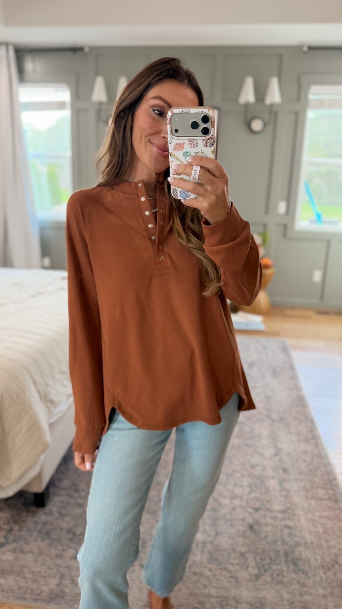 Every mom needs that comfy perfect long sleeve 🤎

#fall

#LTKmomlife #LTKootd #LTKdayinmylife