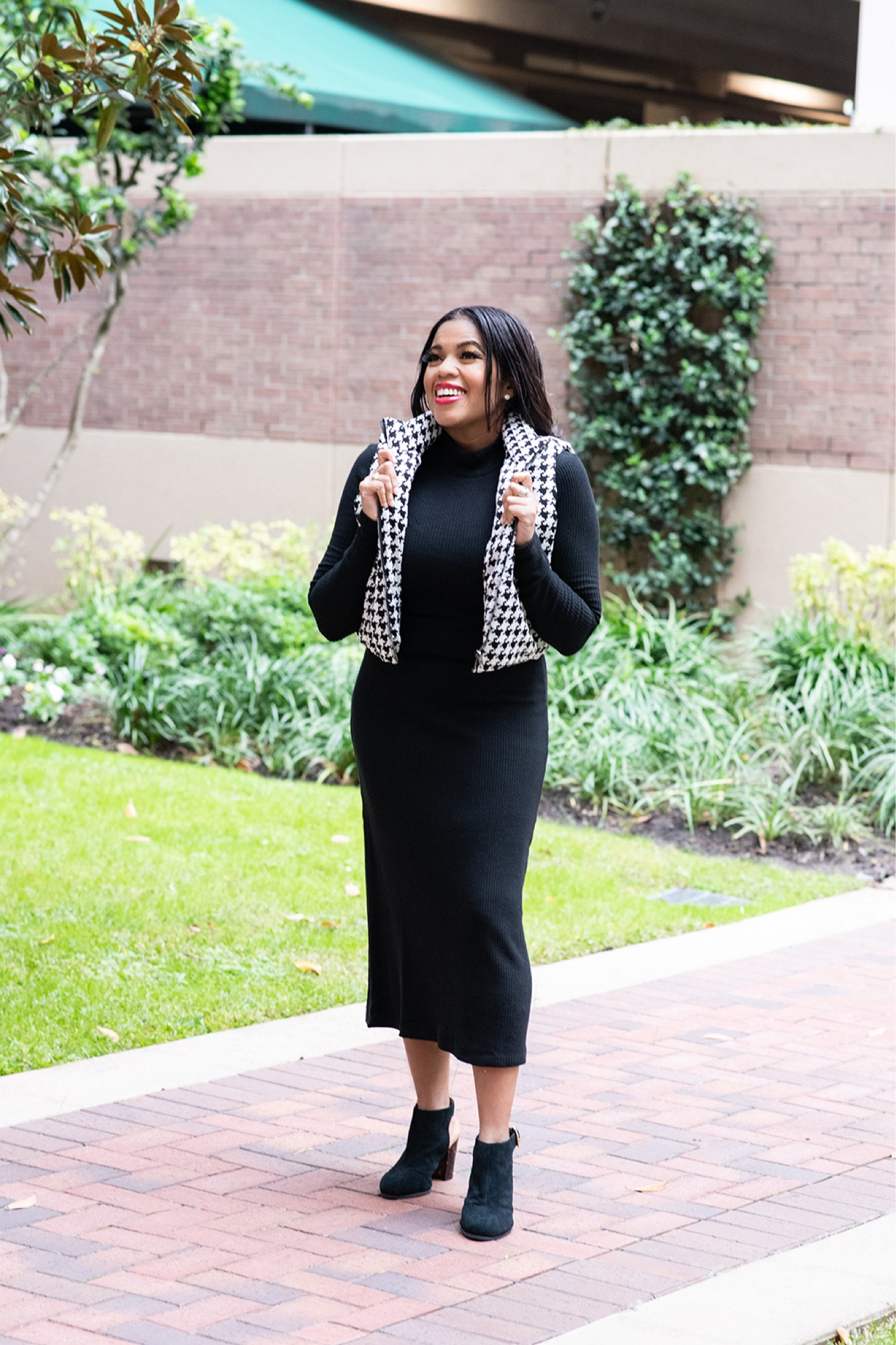 Obsessed with a long knit maxi dress and a cropped houndstooth vest for the winter!🤍✨ 

Winter OOTD. Winter outfit inspo. Knit dress. Maxi dress. Sweater dress. Cropped puffer vest. Houndstooth vest. 

#LTKSeasonal #LTKfindsunder100 #LTKstyletip