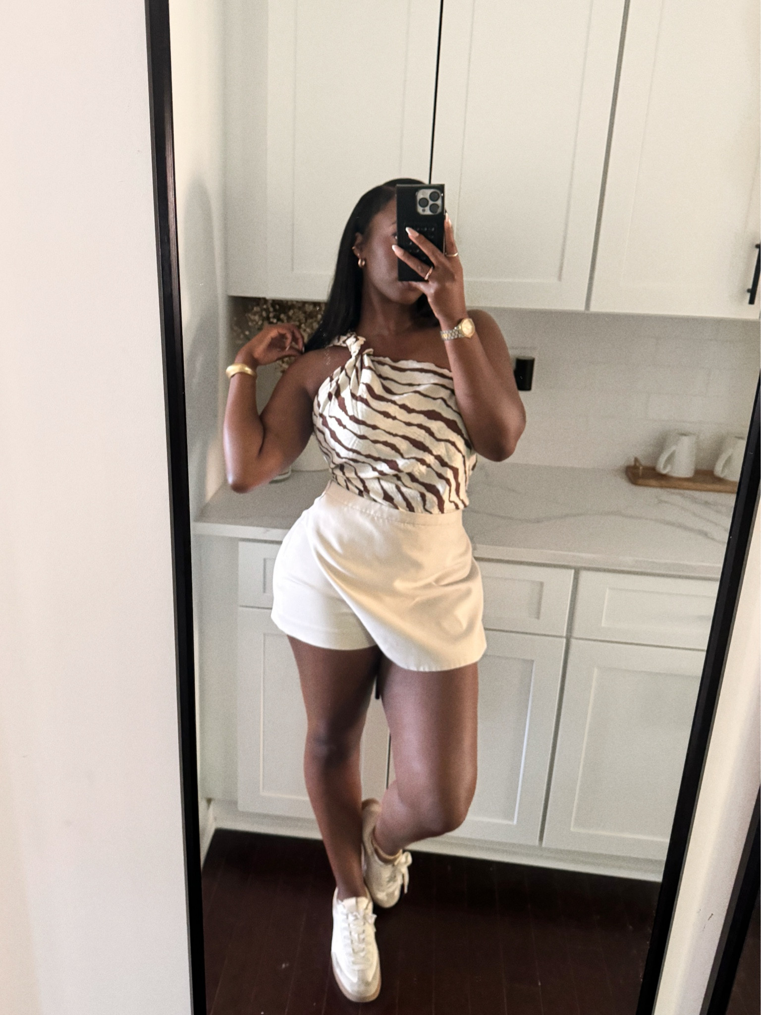 Classy & casual 🤎 never be afraid to add sneakers to a classier outfit 👌🏾

#LTKStyleTip