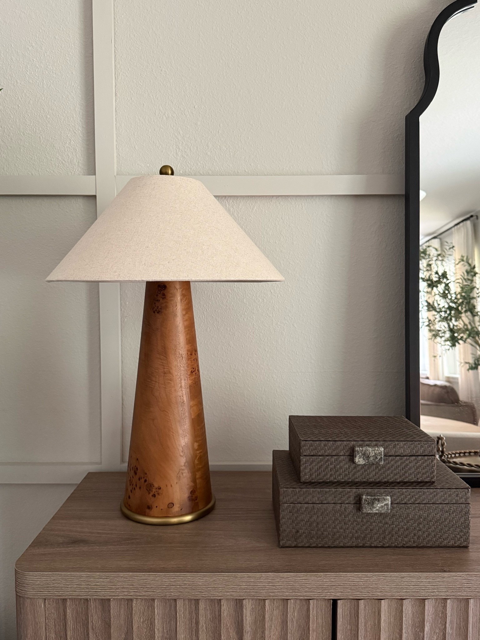 The lamp of my dreams.. 😍 Giving me all the designer vibes & under $100. Grabbed these beautiful decorative boxes because who doesn’t need more storage.. they’re also so easy to style with! 

Studio McGee decor, target home decor, designer inspired home finds, table lamp, decorative boxes, shelf decor, console table styling, sideboard styling

#LTKHome #LTKSeasonal