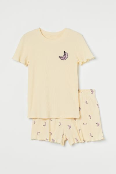 Schlafshirt und Shorts | H&M (DE, AT, CH, NL, FI)