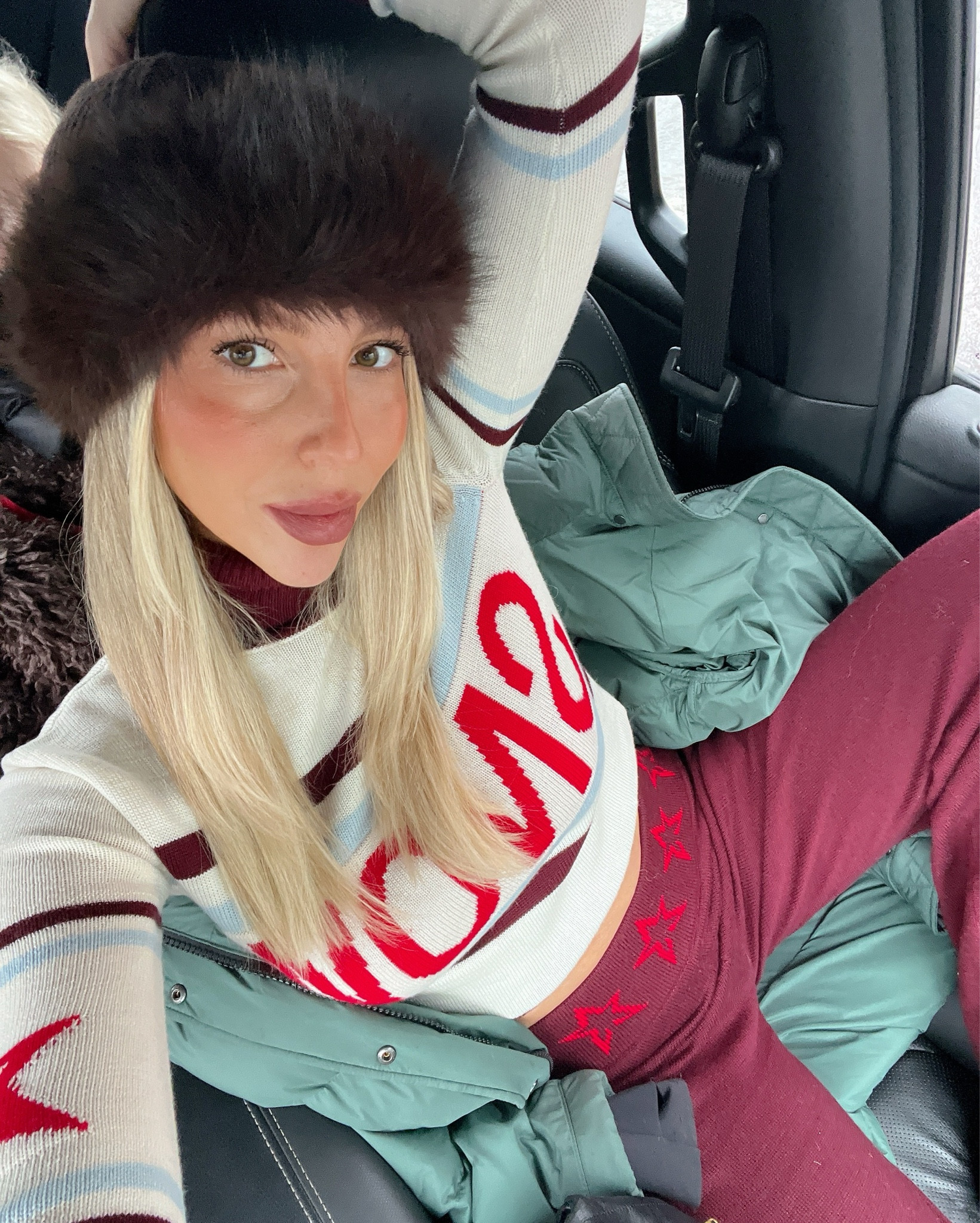 Ski lounge outfit 

#LTKcanada #LTKwinter #LTKholiday