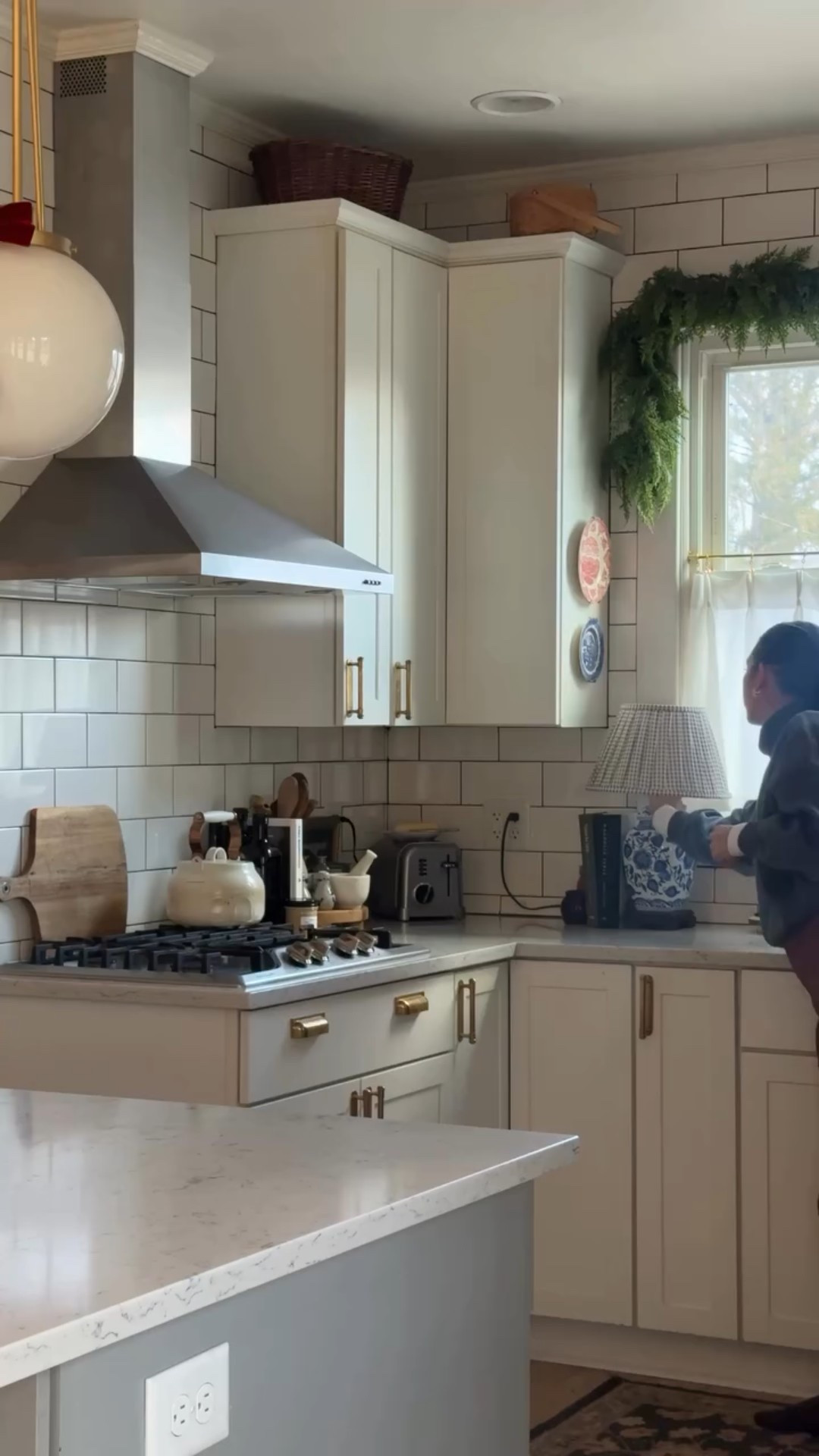 Another Slow Supper Sunday, the kind that simmers quietly all day and welcomes everyone home.
This sweet potato beef stew is simple, hearty, and so comforting; nothing fancy, just good ingredients doing their thing.

Sweet Potato Beef Stew
• 1 lb beef stew meat
• 2 large sweet potatoes, thinly sliced
• 2 medium carrots, peeled + sliced
• 2 celery stalks, sliced
• 1 onion, chopped
• 1 can corn
• Generous salt + pepper
• 8 cups beef broth

Add everything to the crockpot and cook on low for 6–8 hours.

Warm bowls, full hearts, and leftovers that somehow taste even better the next day.
Save this for your next slow supper, and tell me…would you try this??

-

#slowsupper
#slowsuppersunday
#crockpotdinner
#cozykitchen
#familydinner